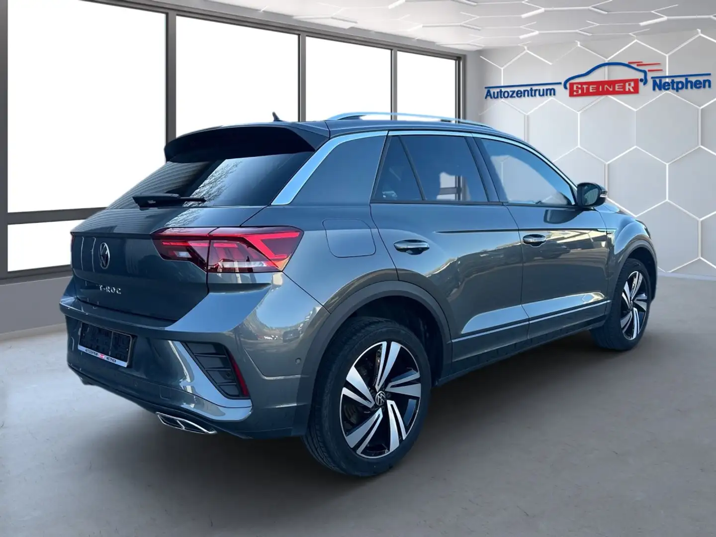 Volkswagen T-Roc 1.5 TSI 150 DSG R-Line IQ-Light Klima Grau - 2