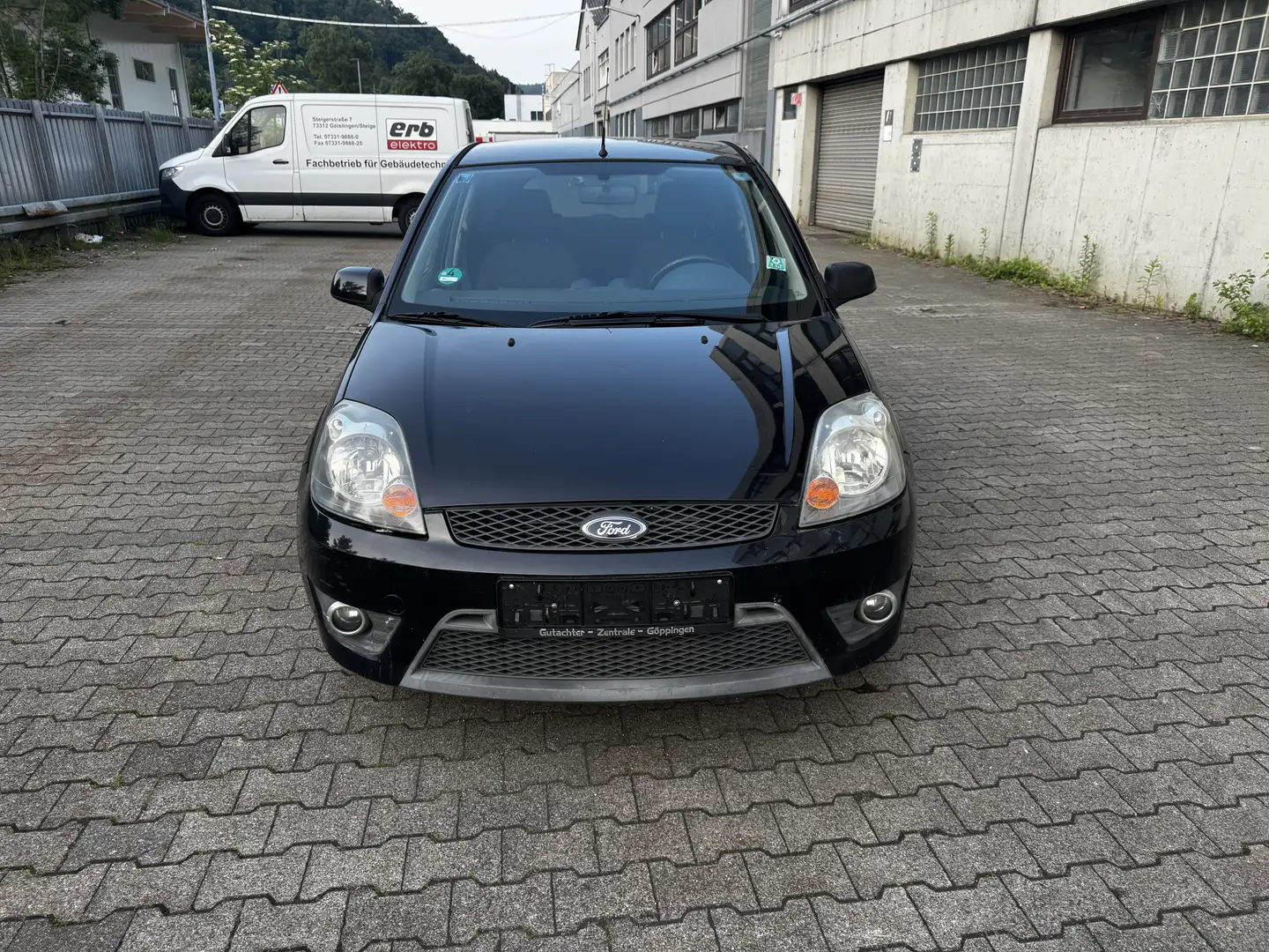 Ford Fiesta 1.4 ST-Style Schwarz - 1