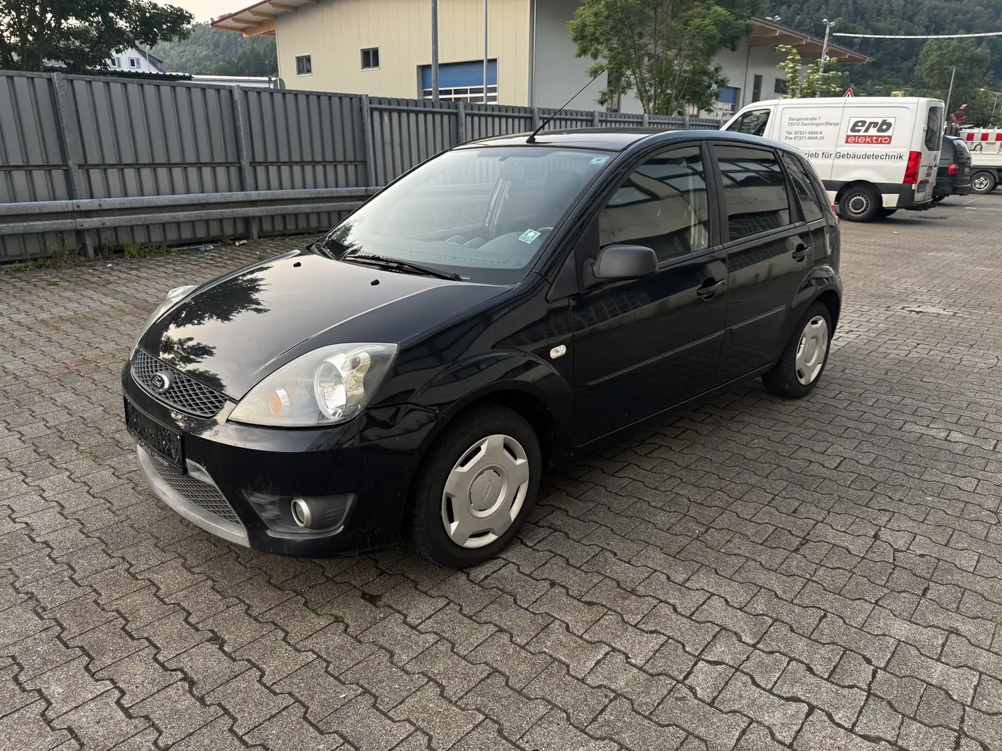 Ford Fiesta 1.4 ST-Style Schwarz - 2