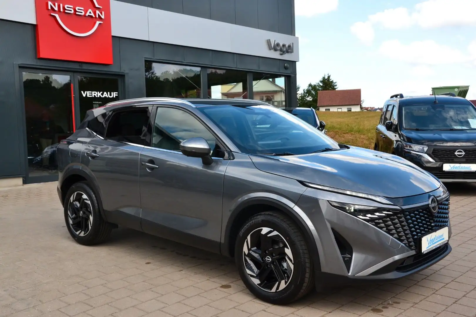 Nissan Qashqai 1.3 DIG-T MHEV 4x2 N-Connecta Grau - 2