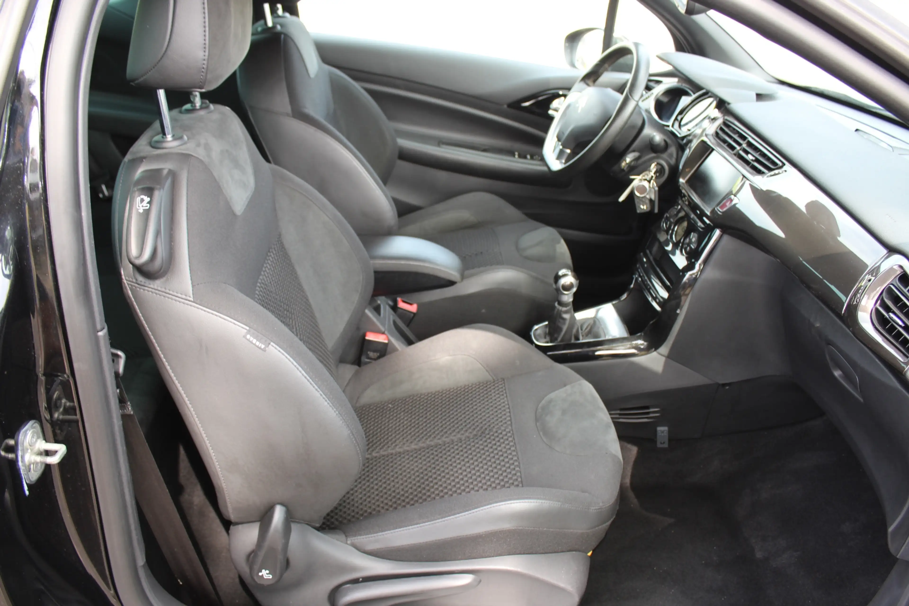 DS Automobiles DS 3 1.2 PureTech So Chic nap clima cruise navi sensore — photo 10