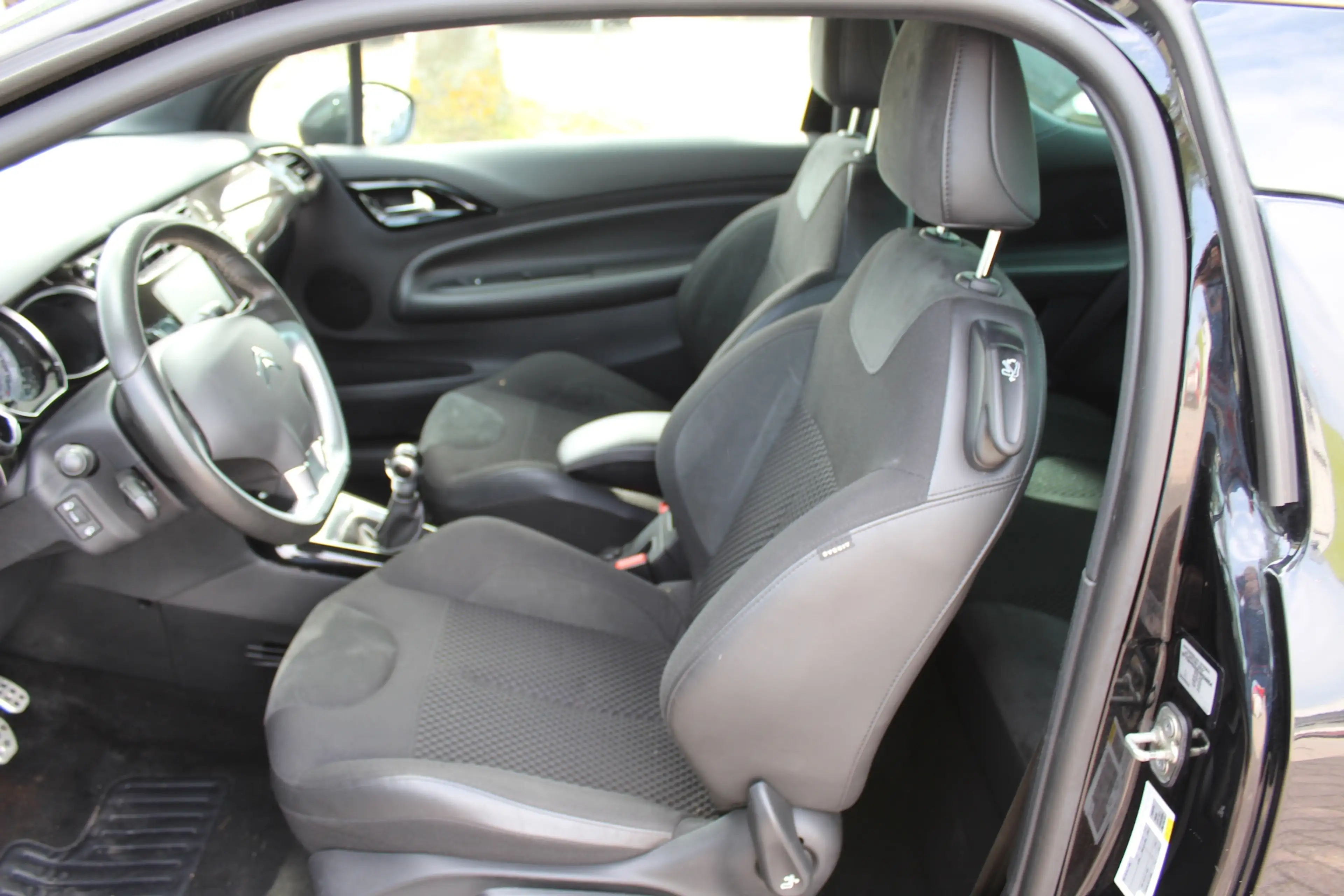 DS Automobiles DS 3 1.2 PureTech So Chic nap clima cruise navi sensore — photo 26