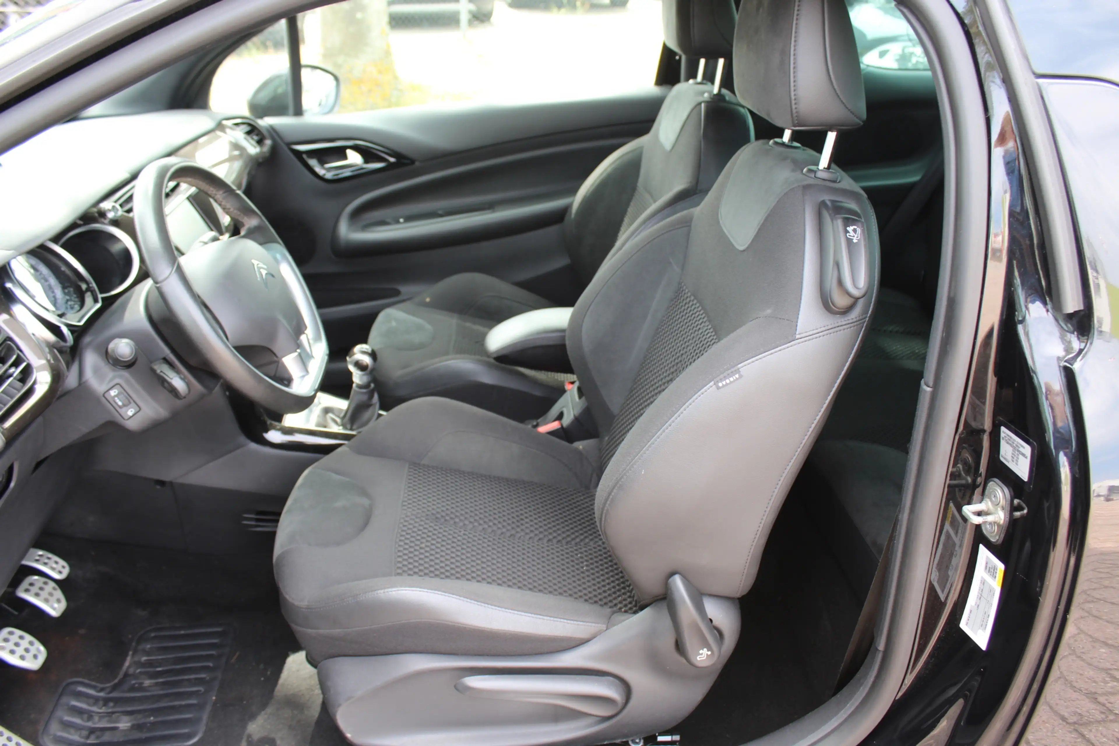 DS Automobiles DS 3 1.2 PureTech So Chic nap clima cruise navi sensore — photo 29