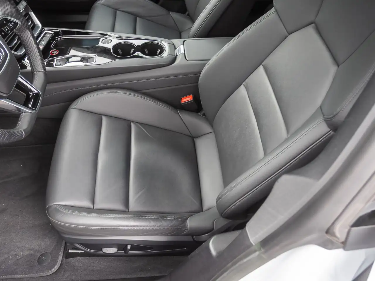 Audi e-tron GT Navi Matrix HuD Panorama B&O Standklim, миниатюра 14