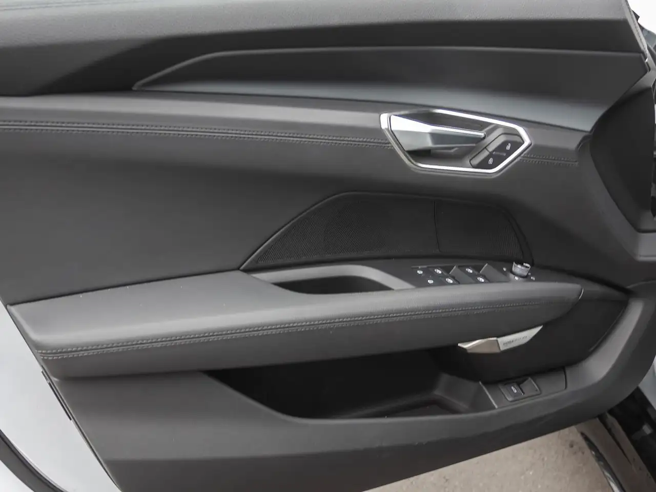 Audi e-tron GT Navi Matrix HuD Panorama B&O Standklim, миниатюра 13