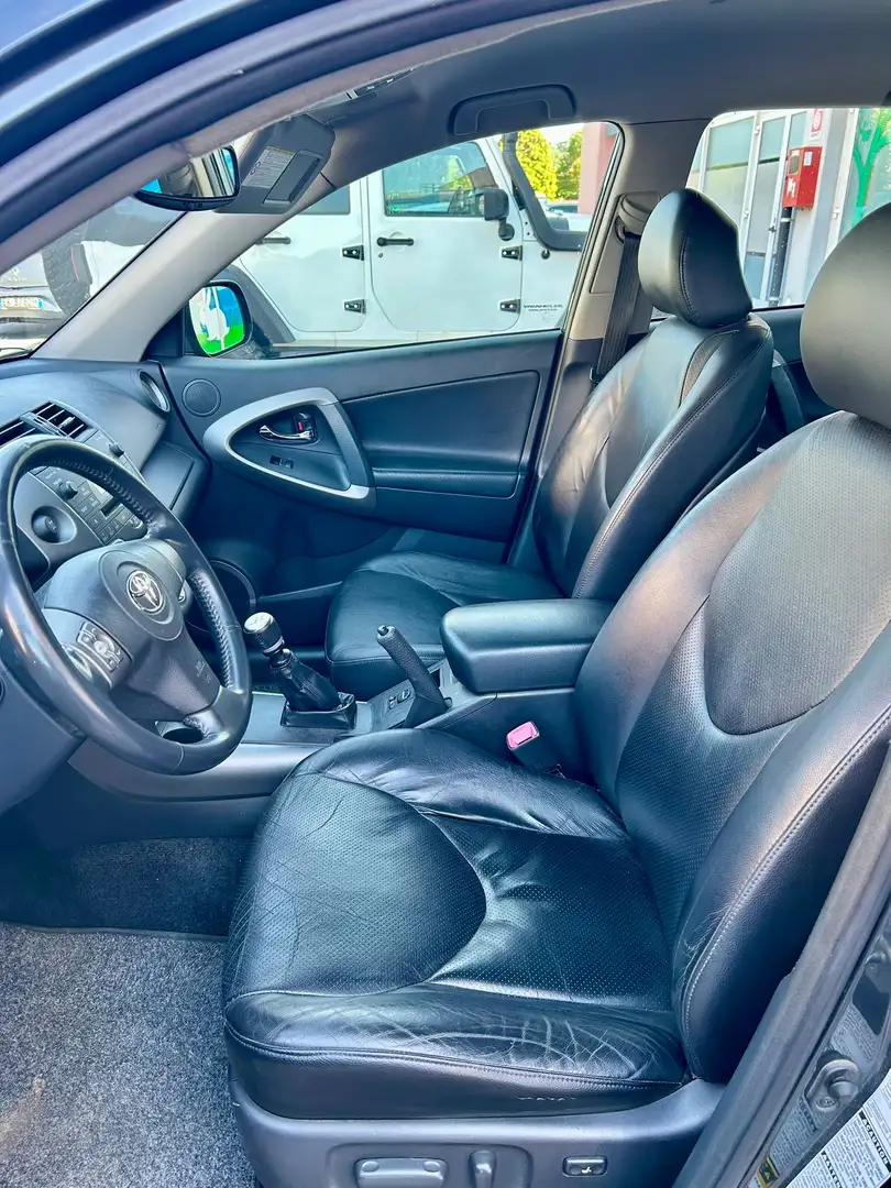 Toyota RAV 4 RAV4 2.2 d-4d Luxury 136cv - 2