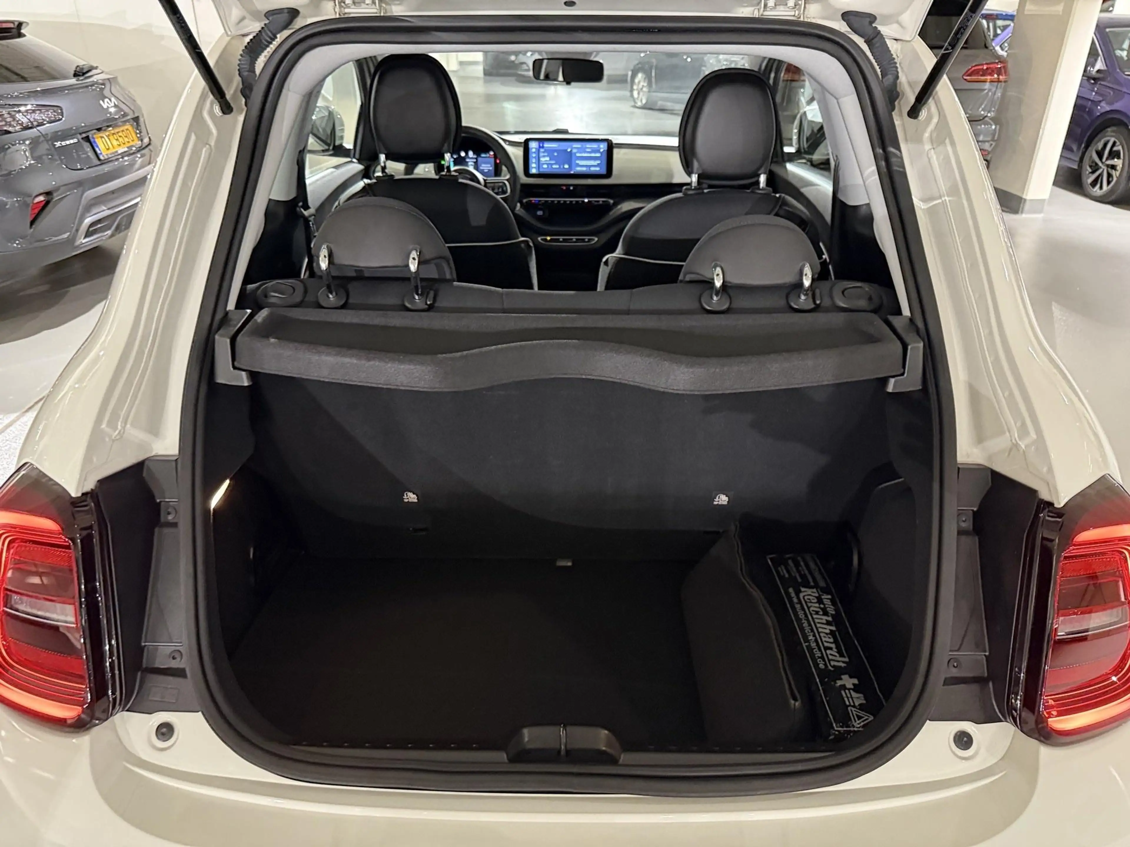 Fiat 500e 500e 42 kWh LIMO — photo 12