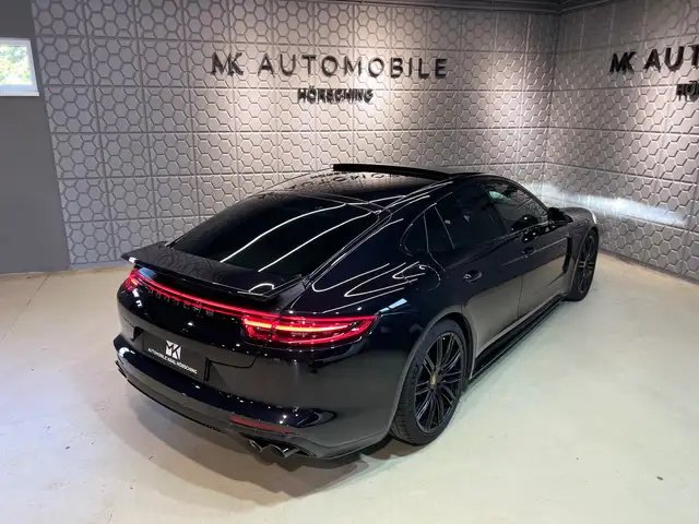 Porsche Panamera view 11