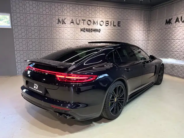 Porsche Panamera view 9