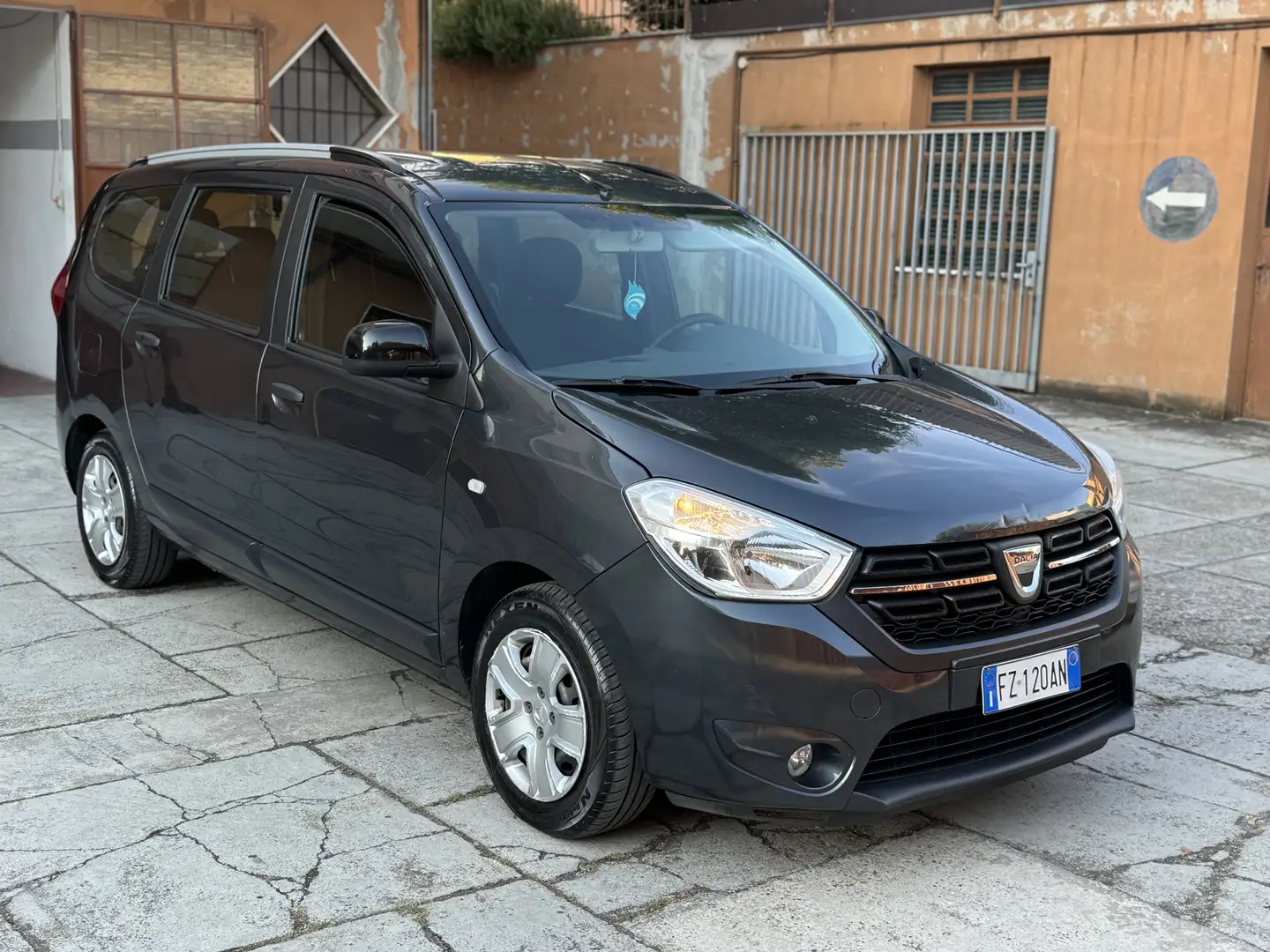 Dacia Lodgy 1.5 blue dci Essential s&s 95cv my19 - 1