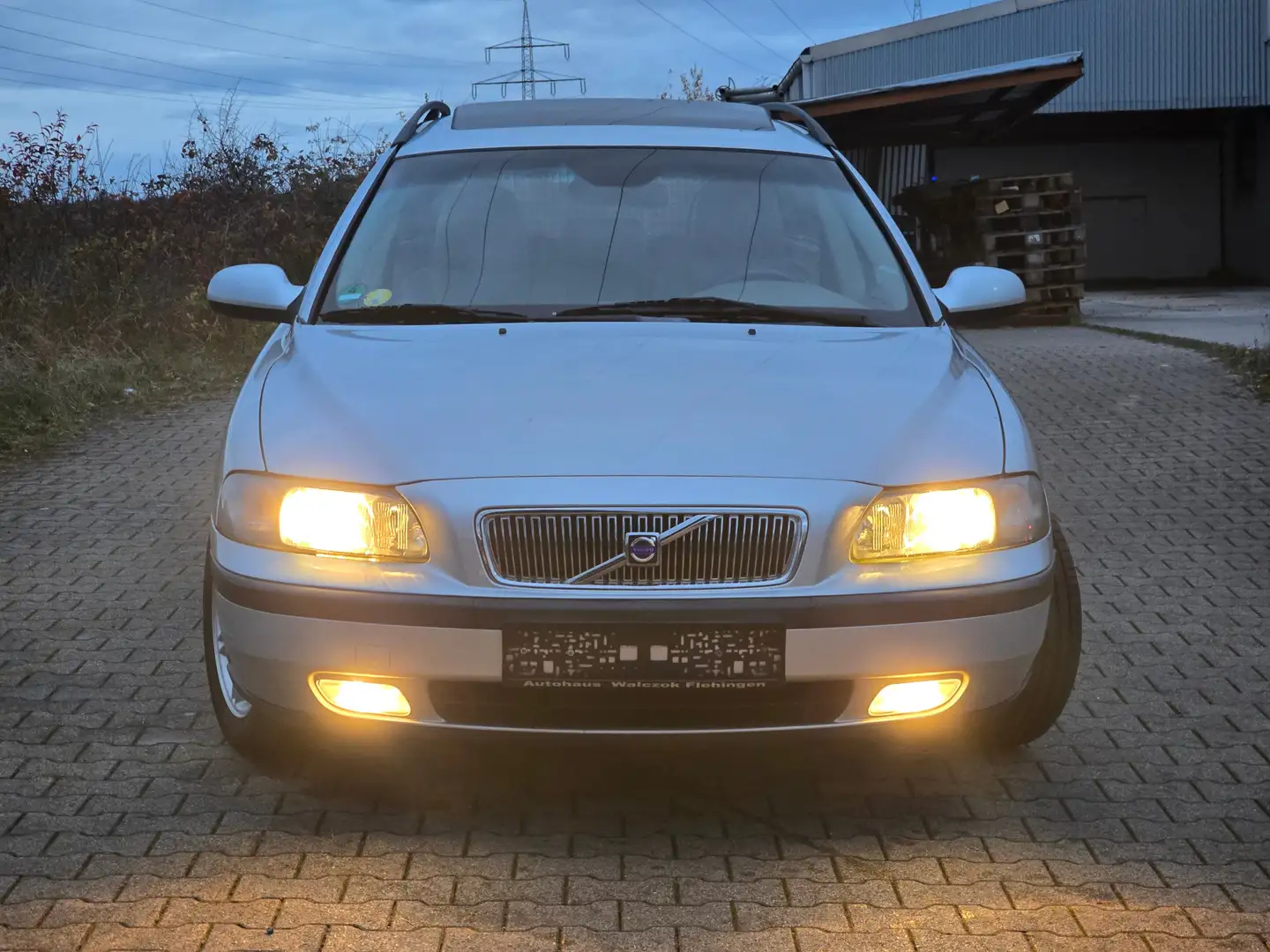 Volvo V70 2.4 (125kW) Gris - 2