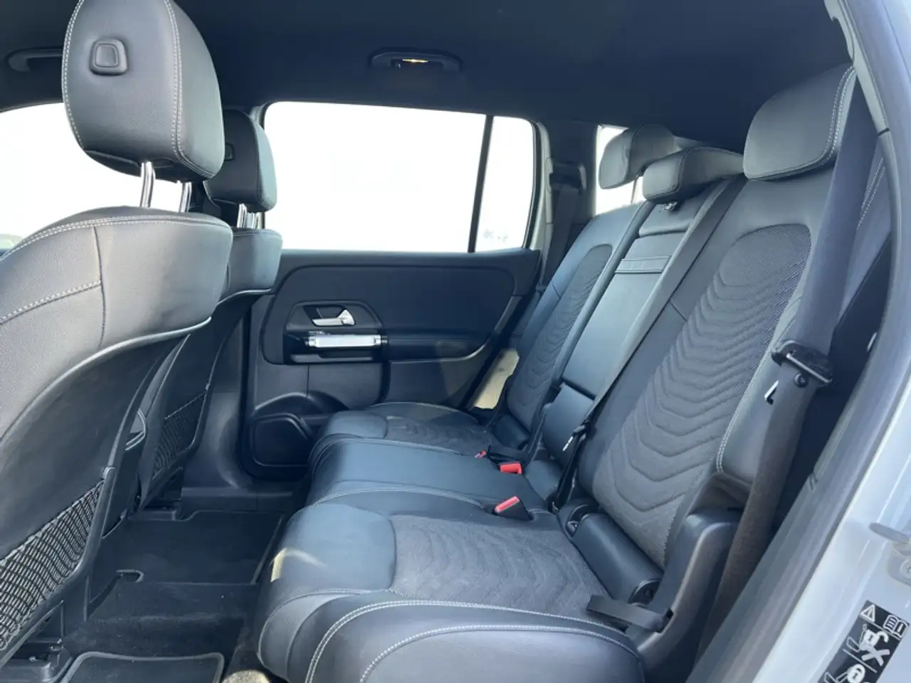 Mercedes-Benz EQB 250 Luxury Line 7 places 11