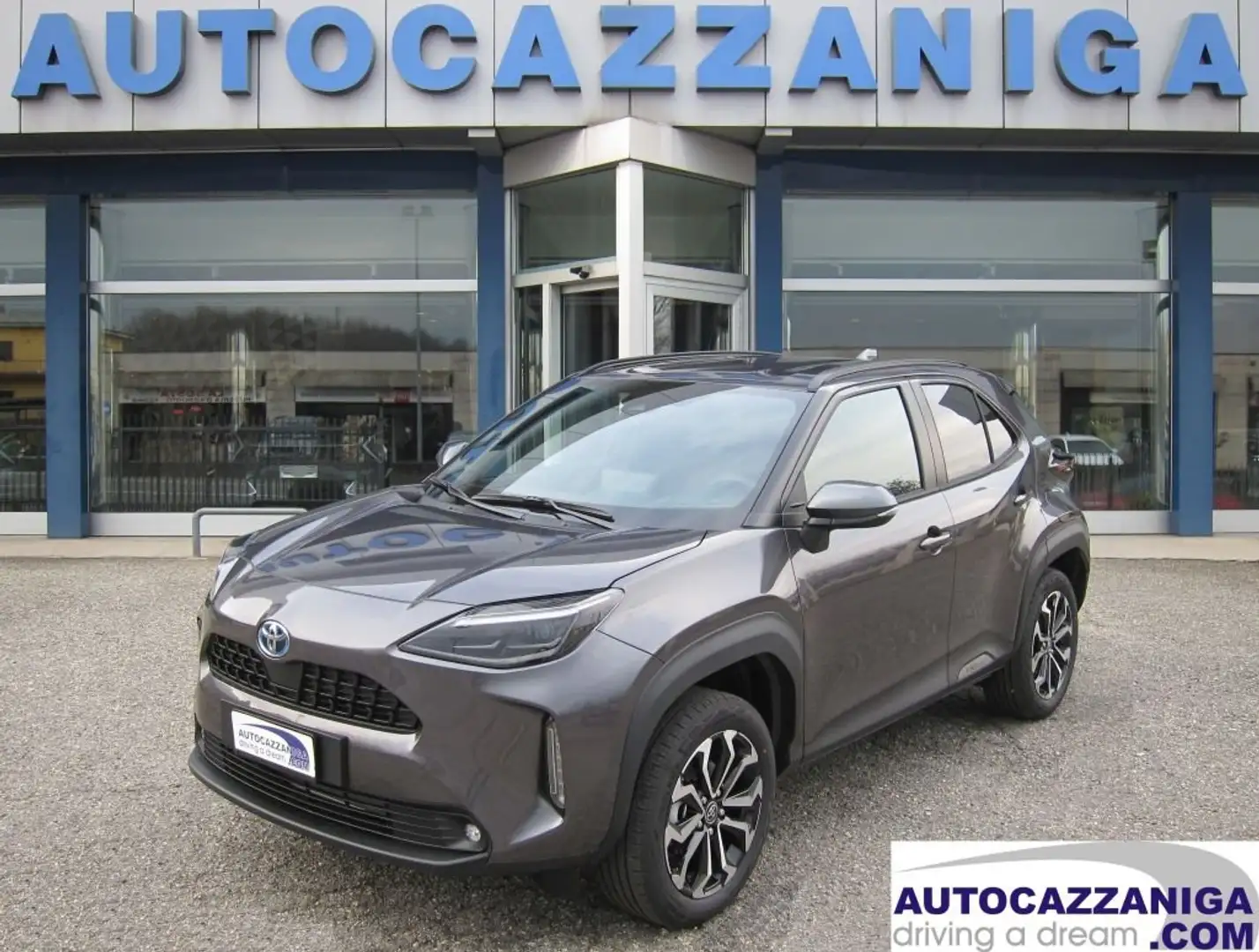 Toyota Yaris Cross 1.5 HYBRID 4x4 130cv TREND E LOUNGE MY 2024 Grigio - 1