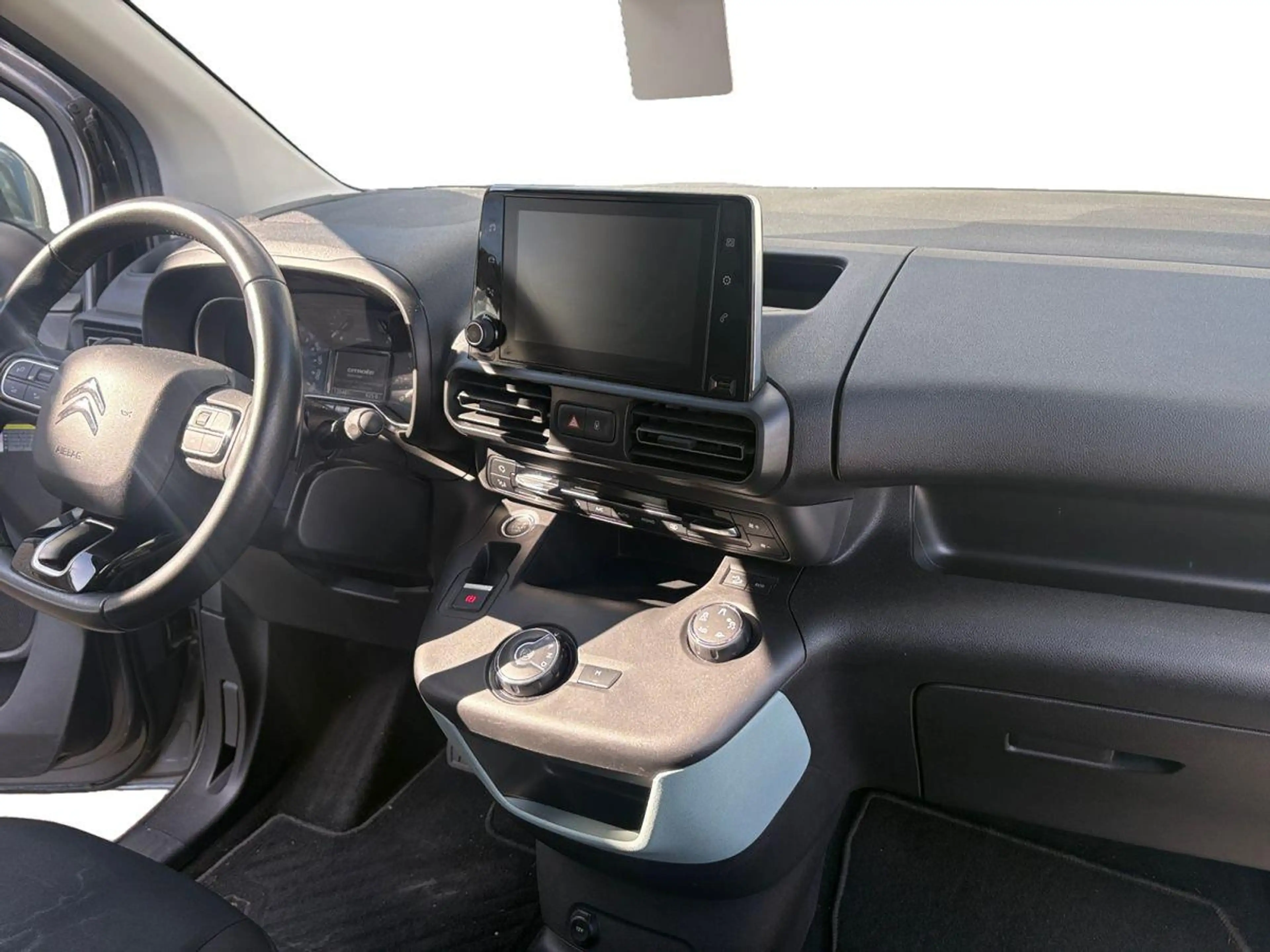 Citroen Berlingo Feel XL 1.5 Blue-HDI FAP Metallic — photo 15