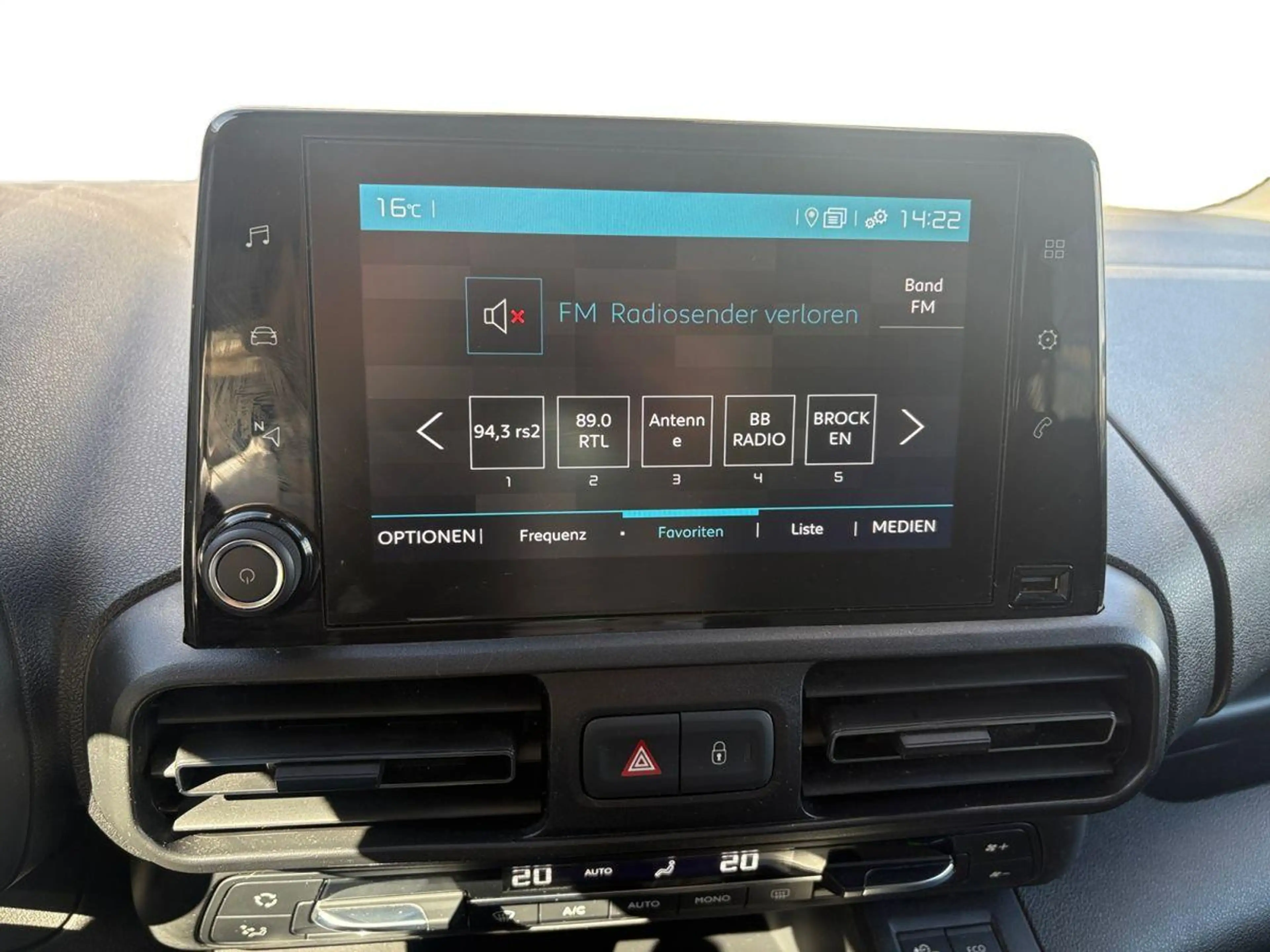 Citroen Berlingo Feel XL 1.5 Blue-HDI FAP Metallic — photo 12