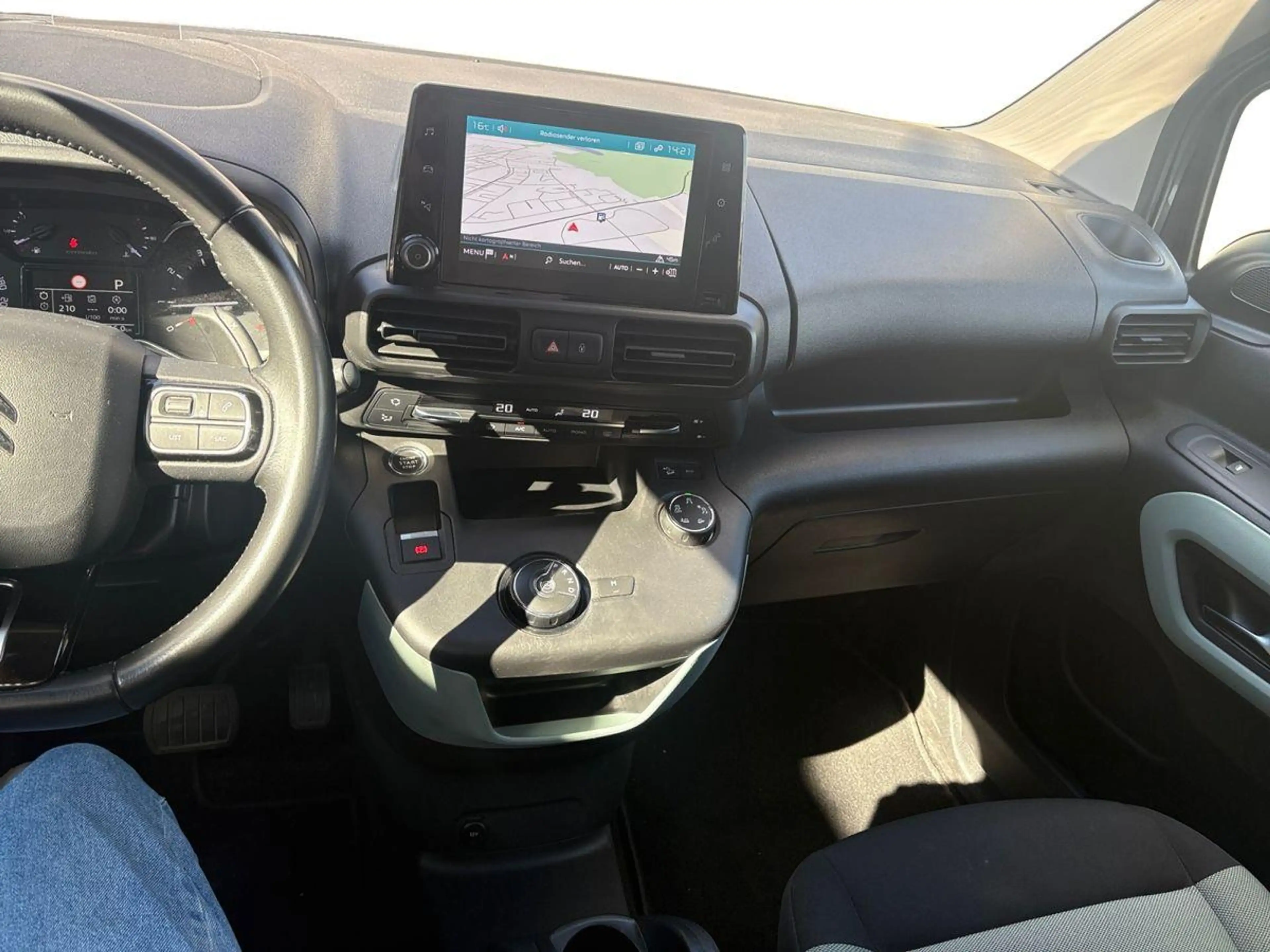 Citroen Berlingo Feel XL 1.5 Blue-HDI FAP Metallic — photo 9