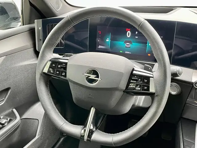 Opel Astra view 12