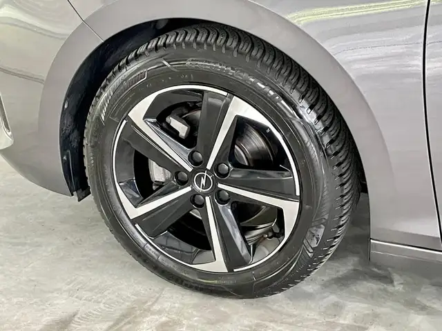 Opel Astra view 9