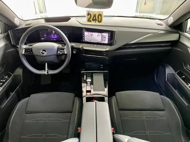 Opel Astra view 11