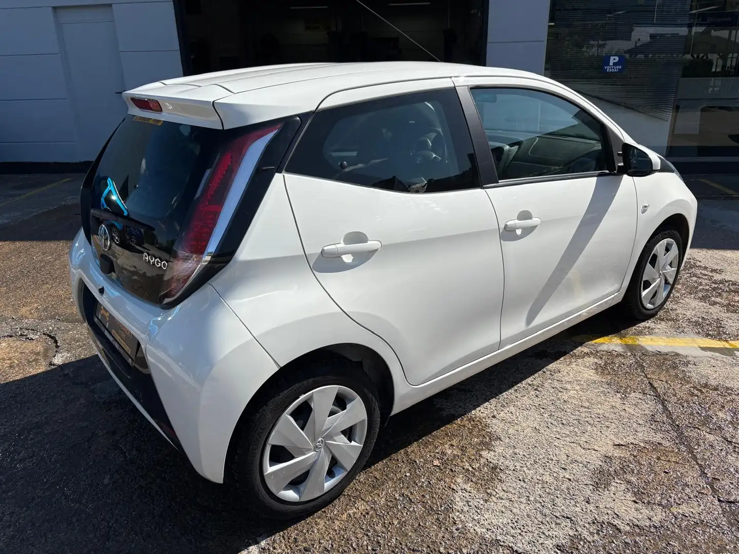 Toyota Aygo Aygo 1.0i  avec 1 an 1/2 de garantie Wit - 2