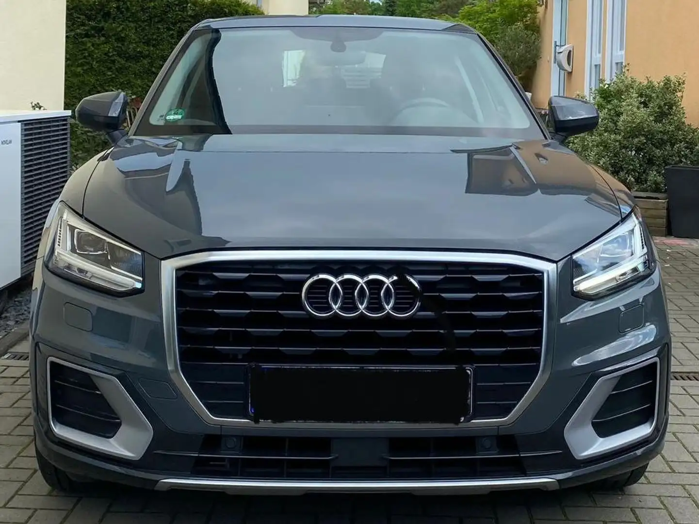 Audi Q2 Sport 1.4 TFSI LED Navi Virtual Kamera Grau - 2