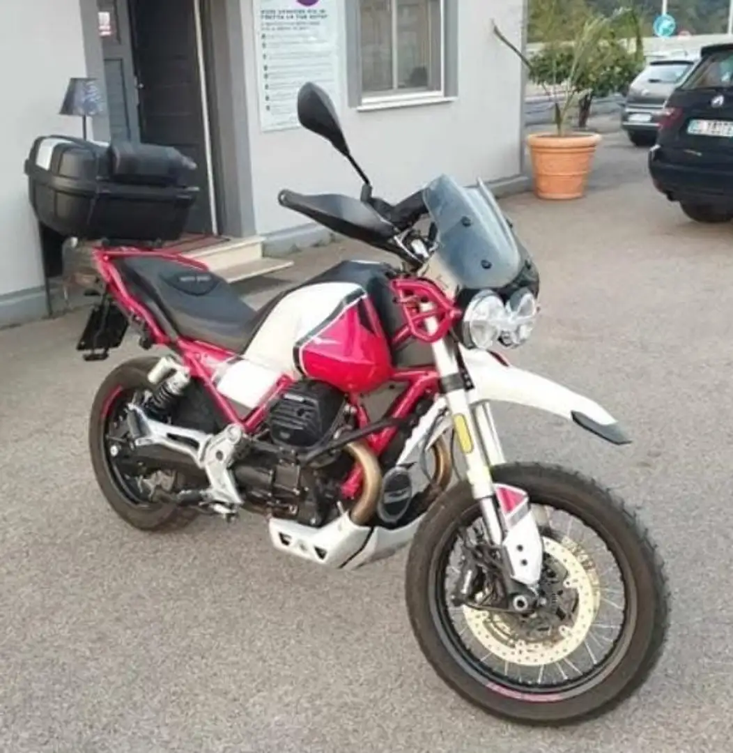 Moto Guzzi V 85 TT Roşu - 2