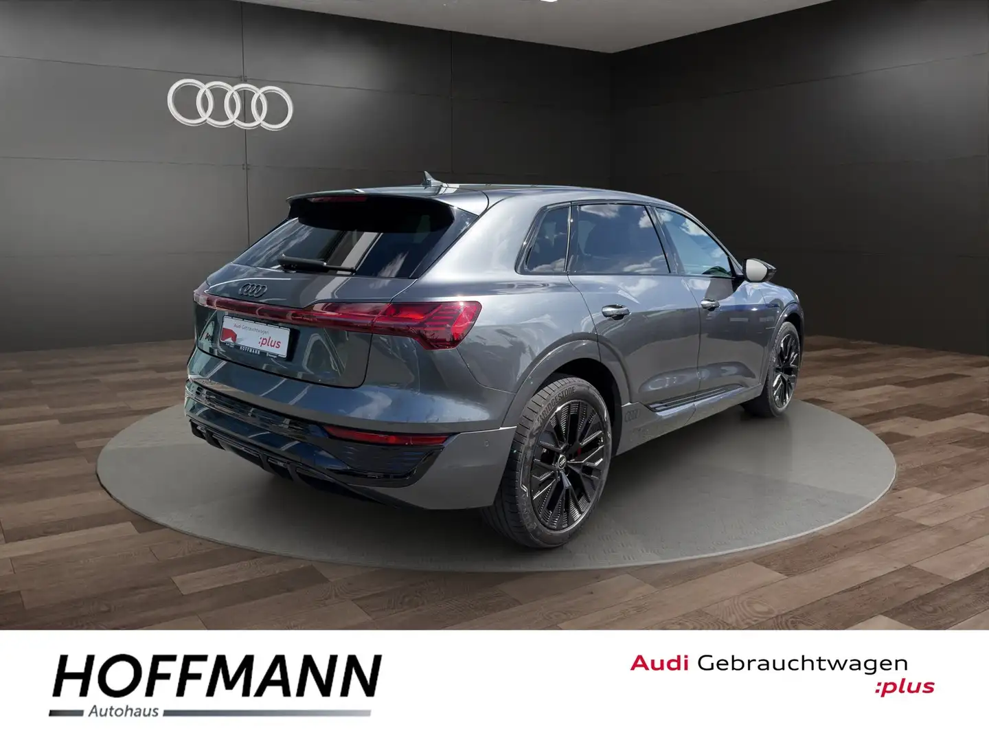 Audi Q8 e-tron 55 q. S line AHK+Pano+Kamera+HuD Grau - 2