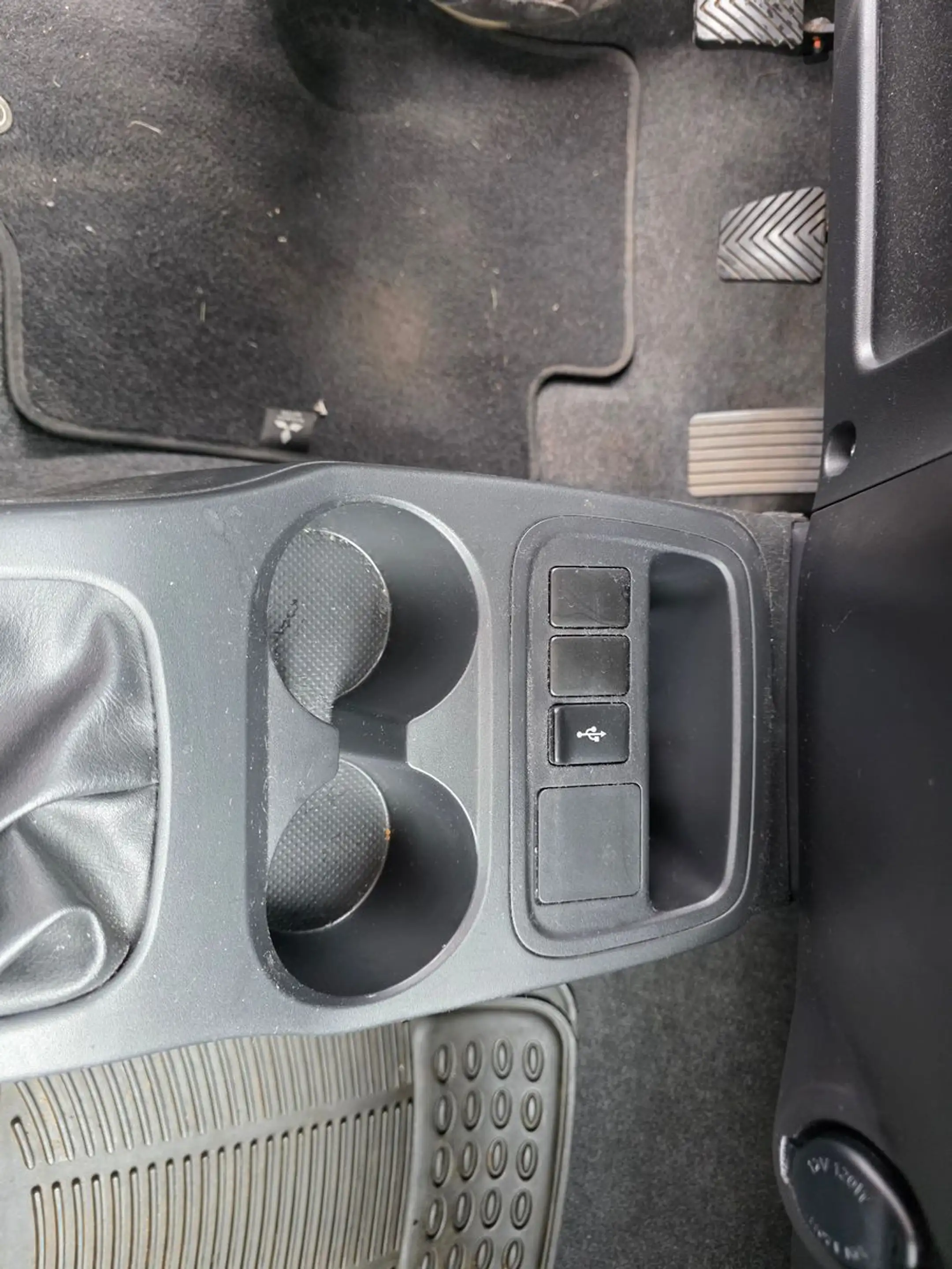 Mitsubishi Space Star Basis — photo 15