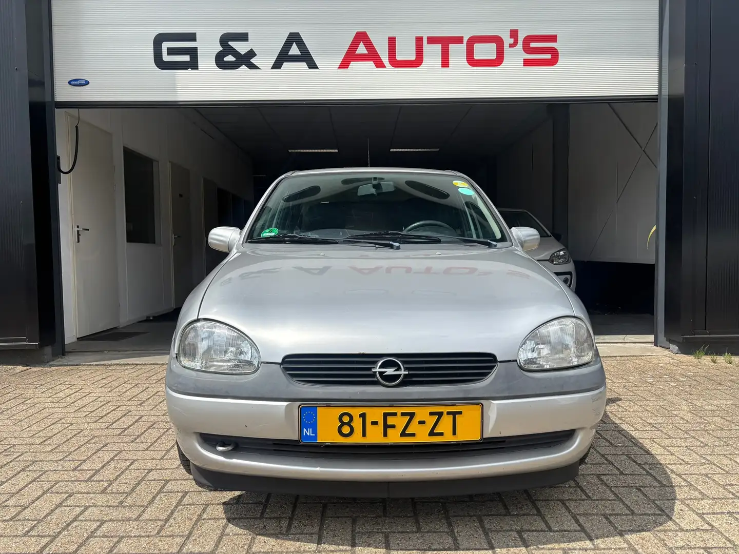 Opel Corsa 1.2i-16V Onyx / AUTOMAAT / elektr-pakket / Stuurbe Gris - 2