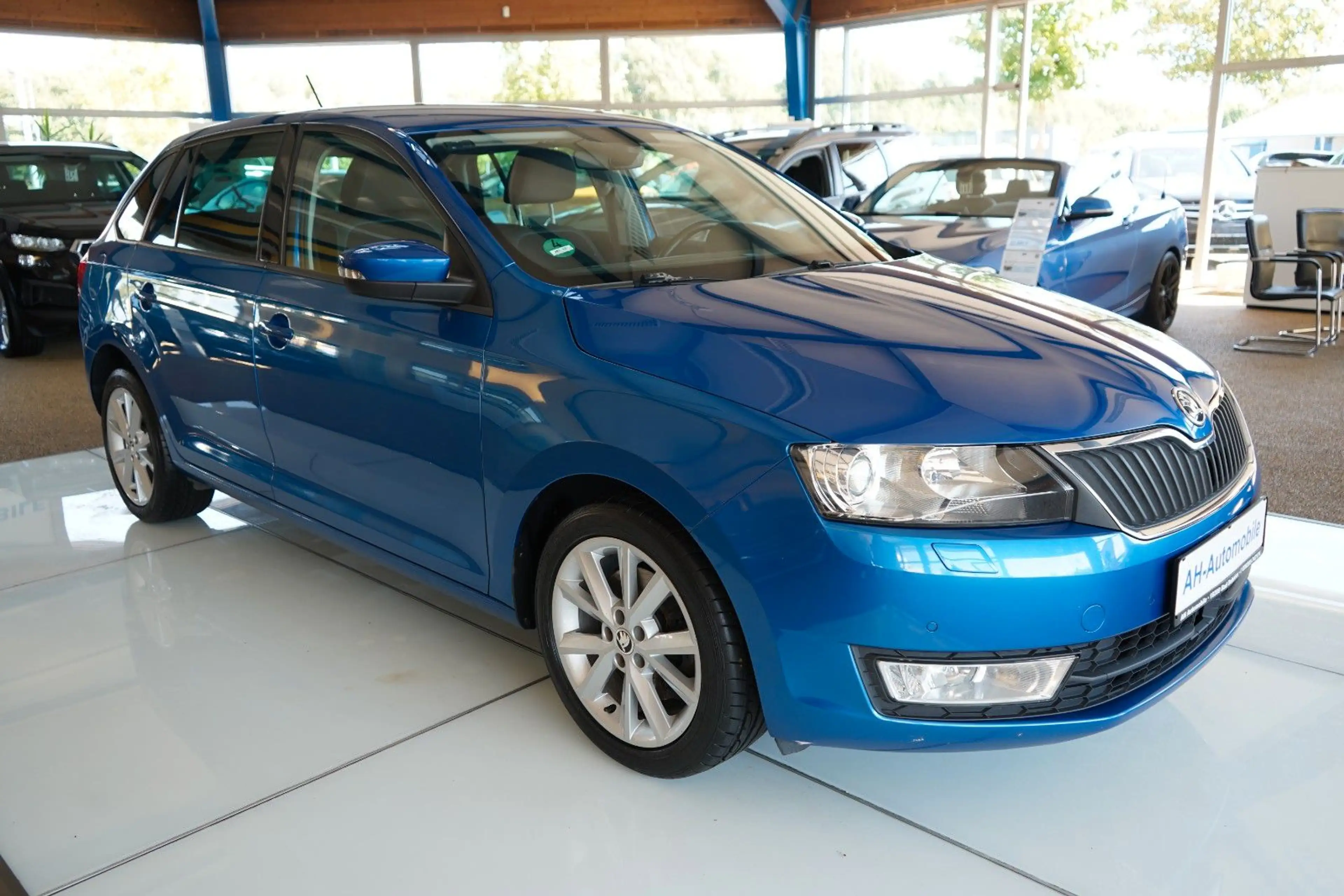 Skoda Rapid/Spaceback Spaceback Joy XENON / NAVI / KLIMA / PDC — photo 2