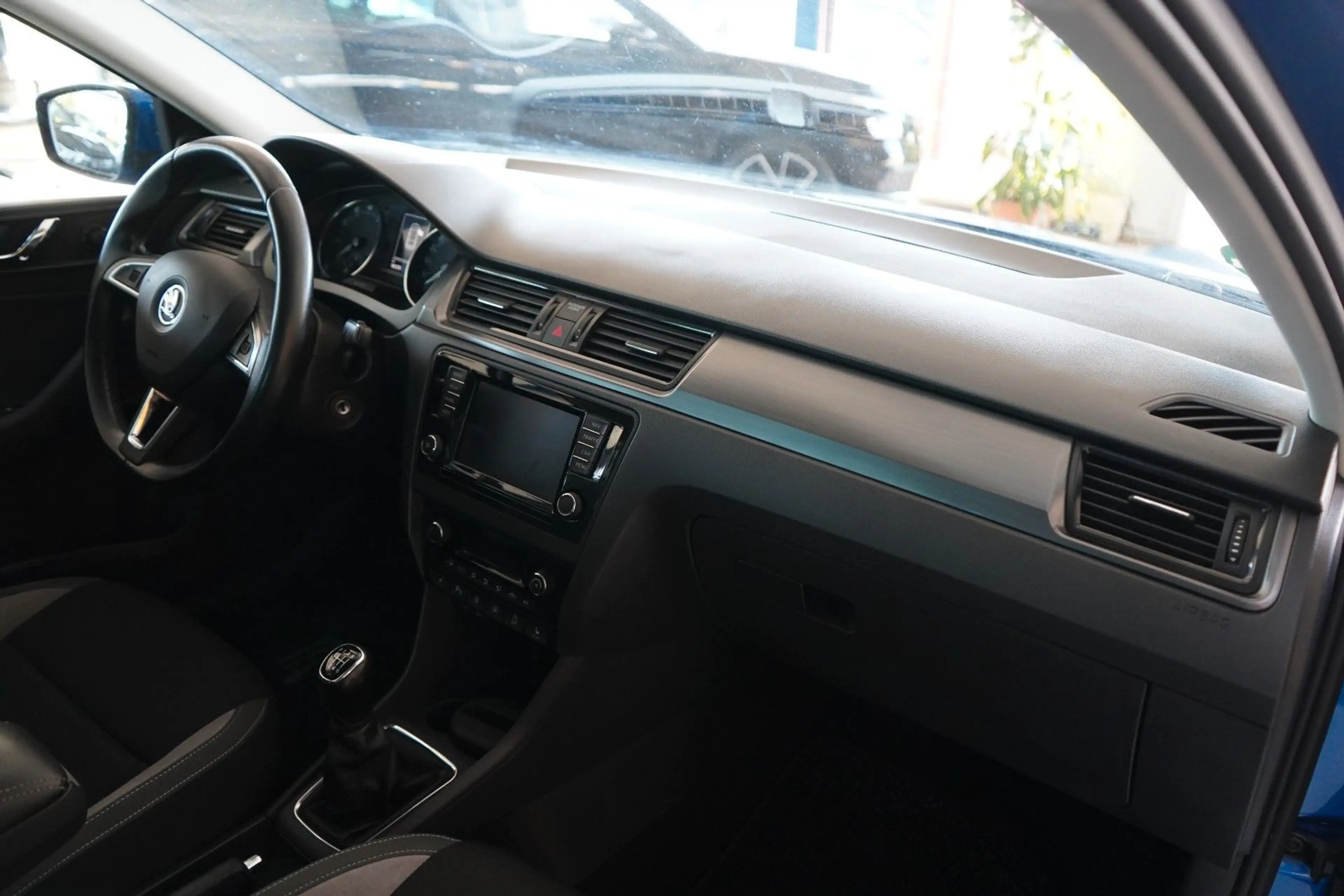 Skoda Rapid/Spaceback Spaceback Joy XENON / NAVI / KLIMA / PDC — photo 9
