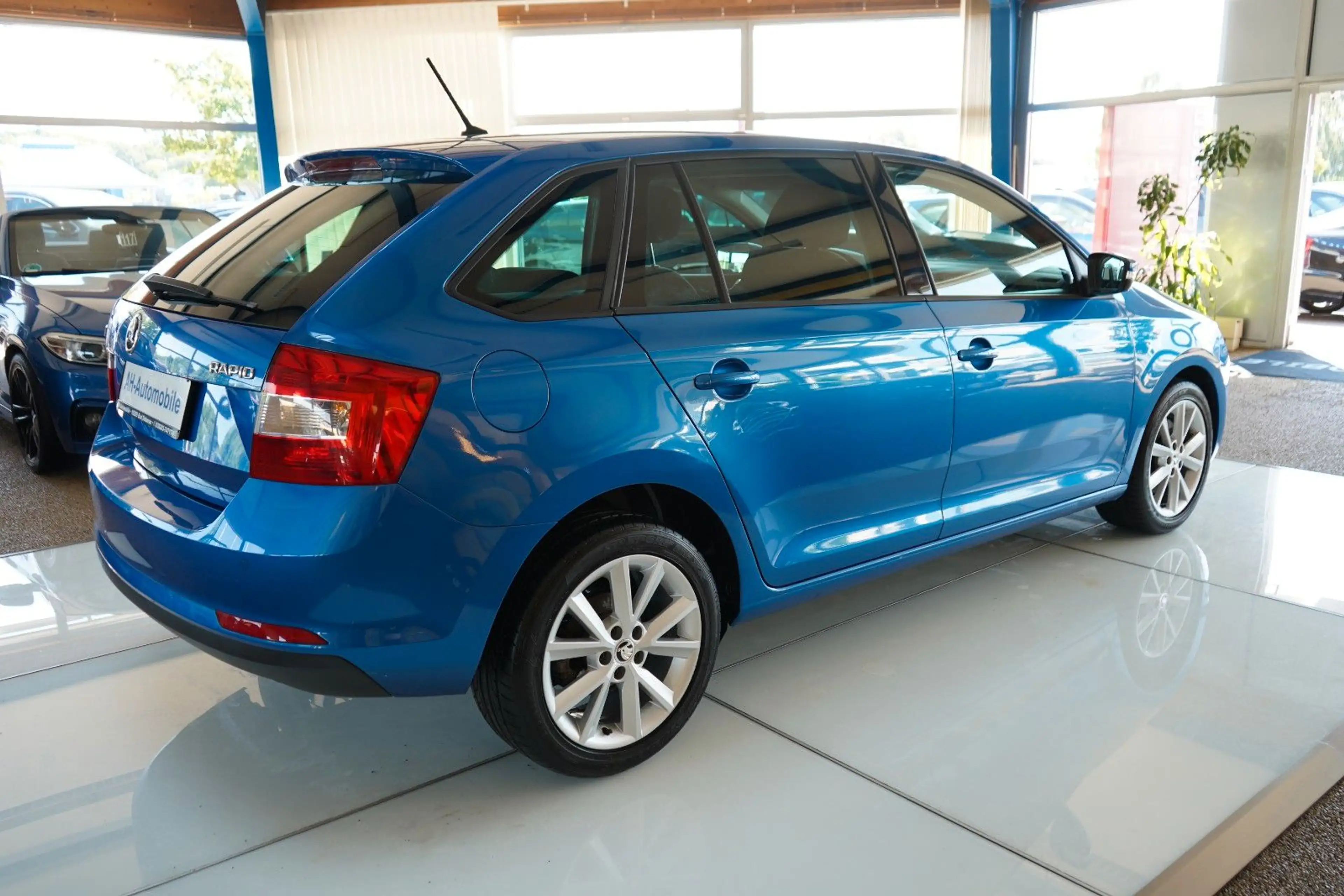 Skoda Rapid/Spaceback Spaceback Joy XENON / NAVI / KLIMA / PDC — photo 4