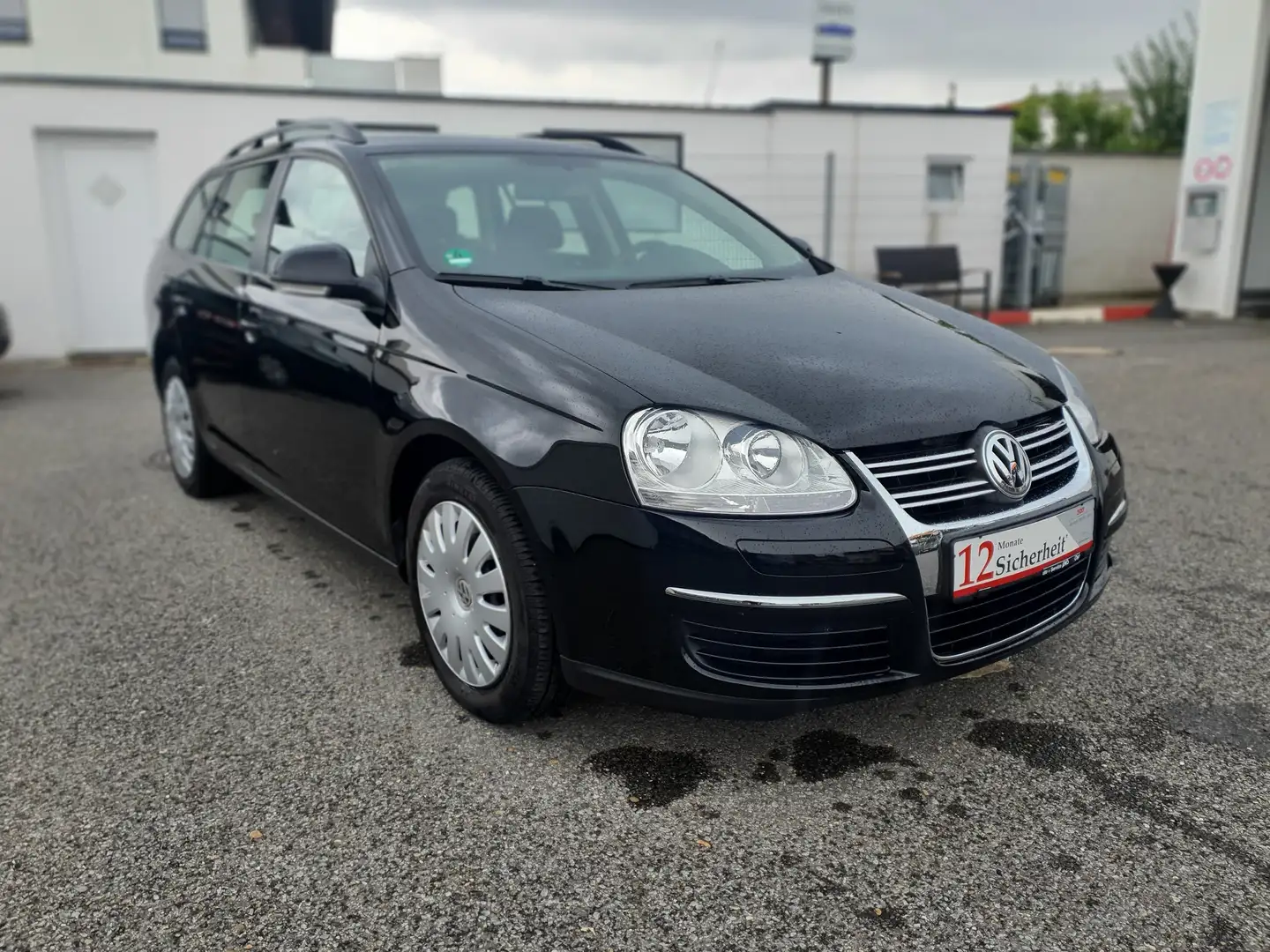 Volkswagen Golf Variant 1,6 Trendline 102 PS Schwarz - 1