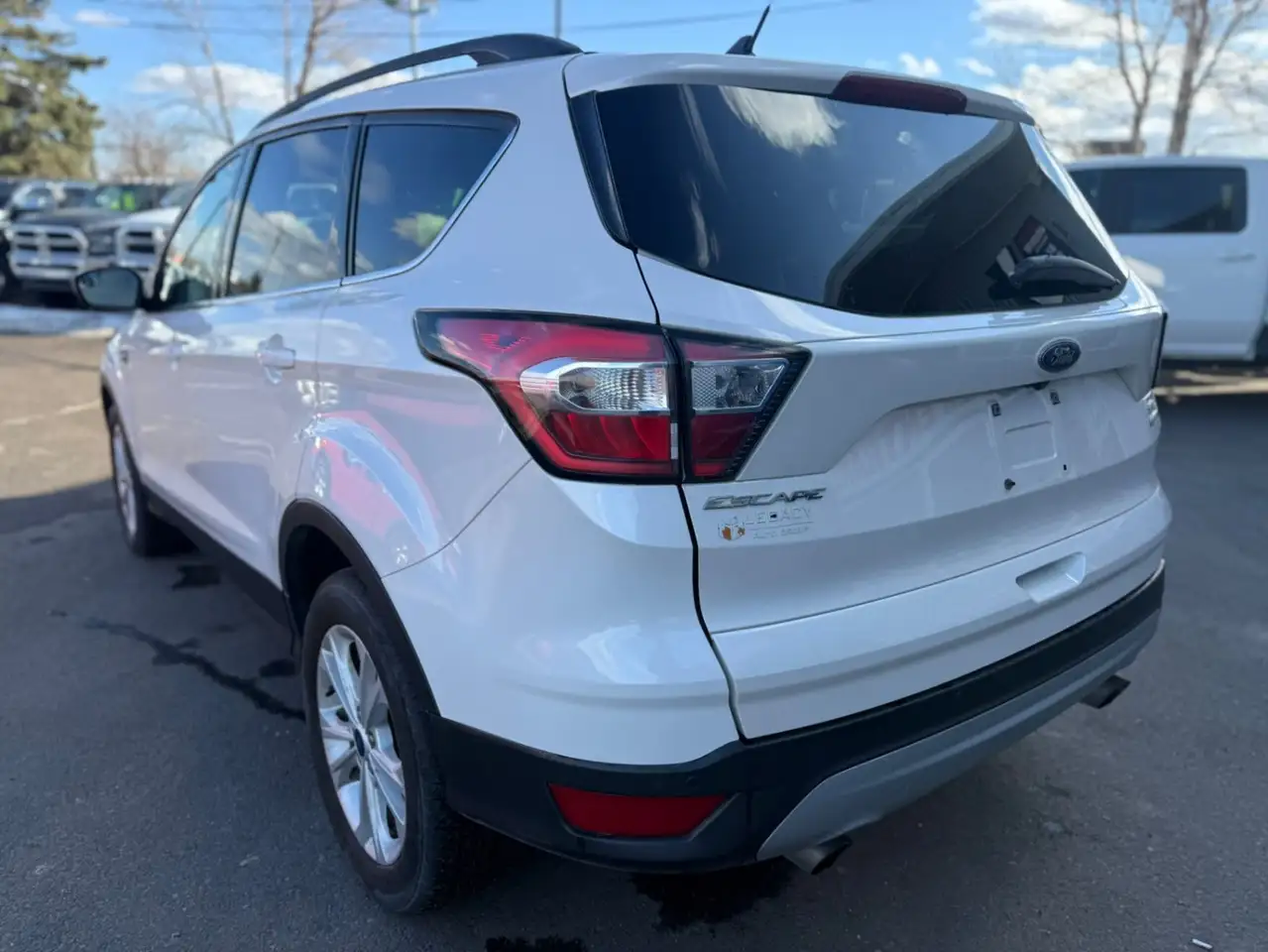 Ford Escape снимка Ford Escape