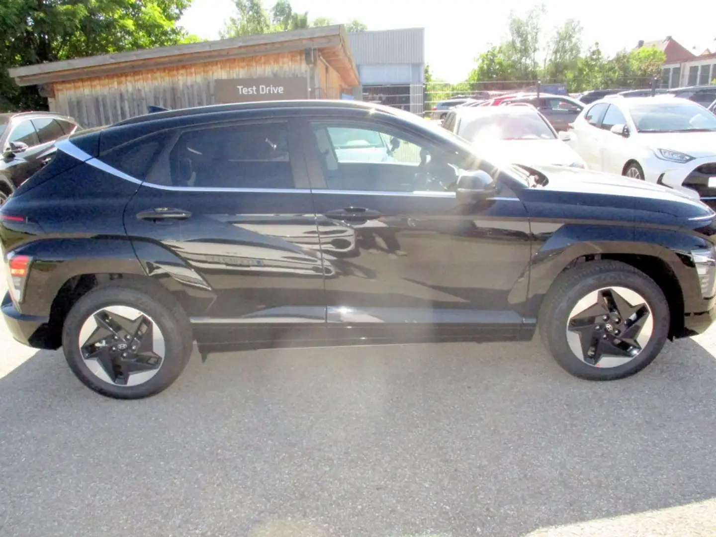 Hyundai KONA EV (SX2) Comfort Line 64,8 kWh k7ec2 Schwarz - 2