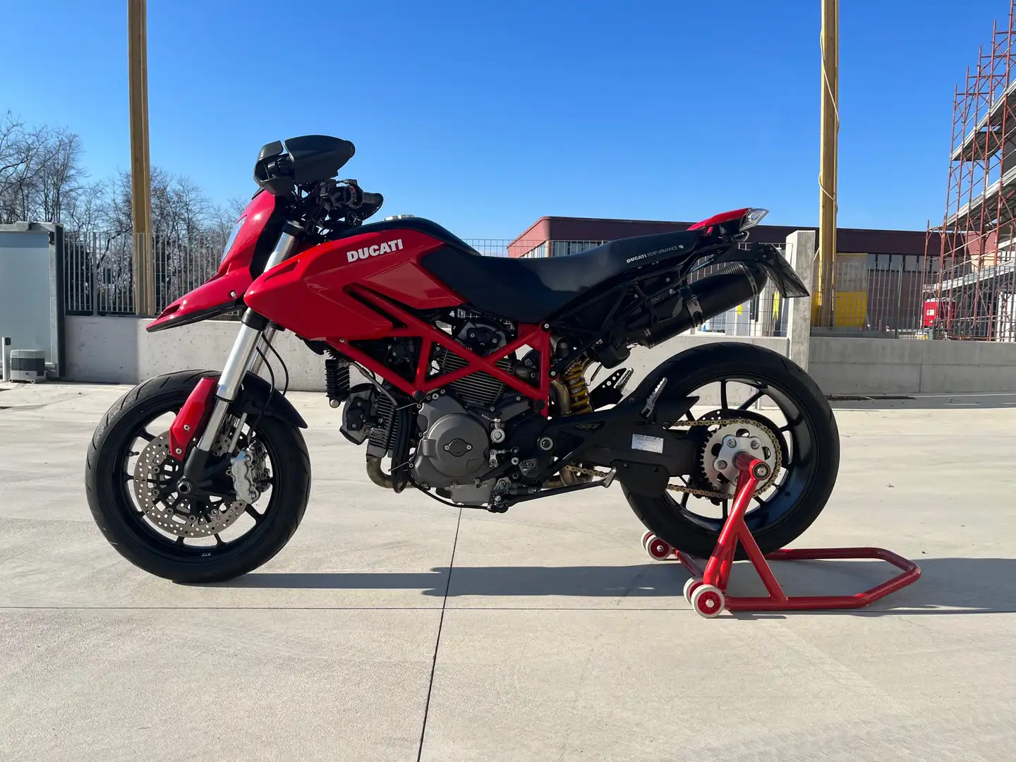 Ducati Hypermotard 796 Rojo - 1