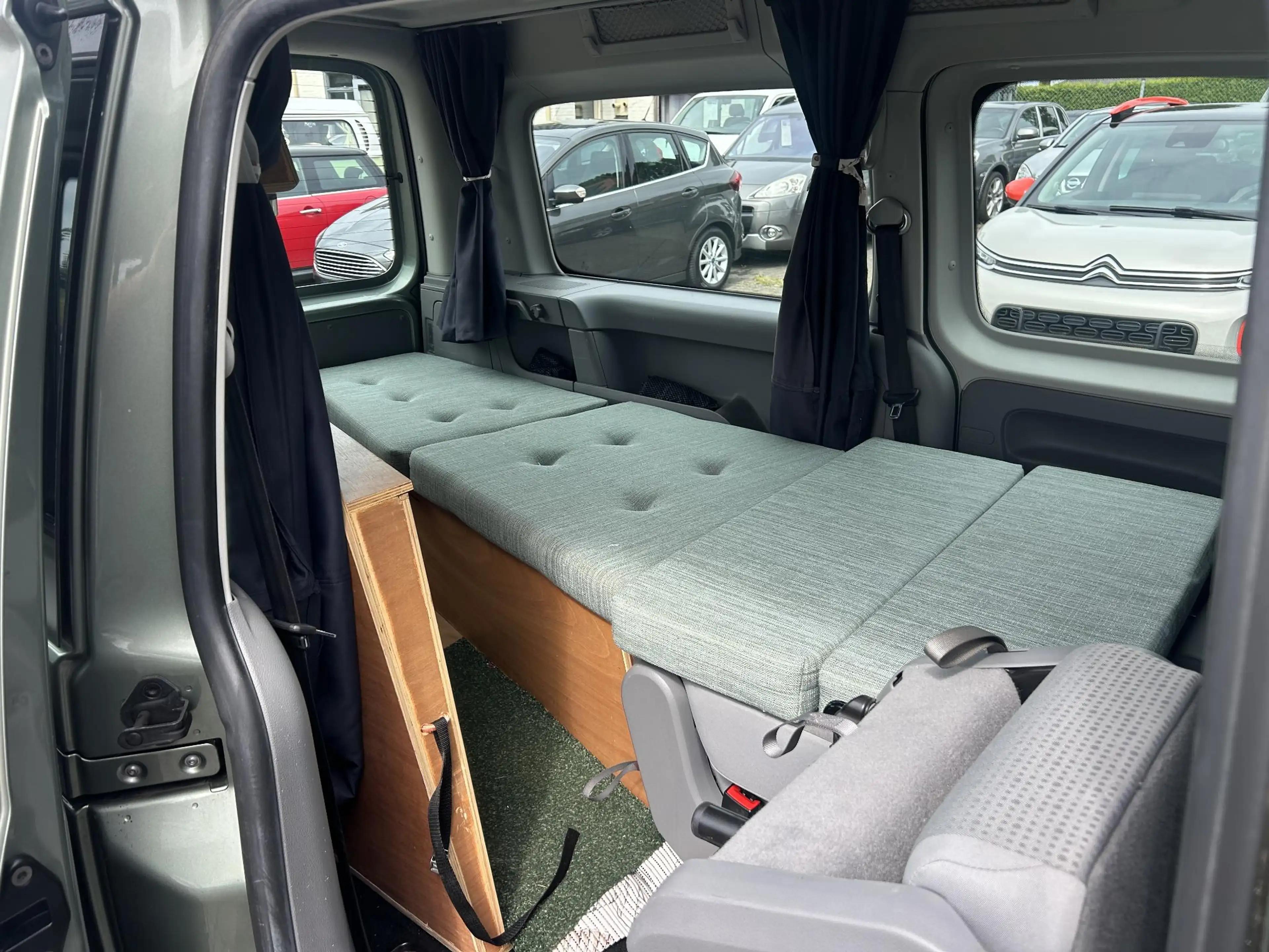 Volkswagen Caddy Maxi camper 1.6 Trendline 5p. camper inrichting/ai — photo 6