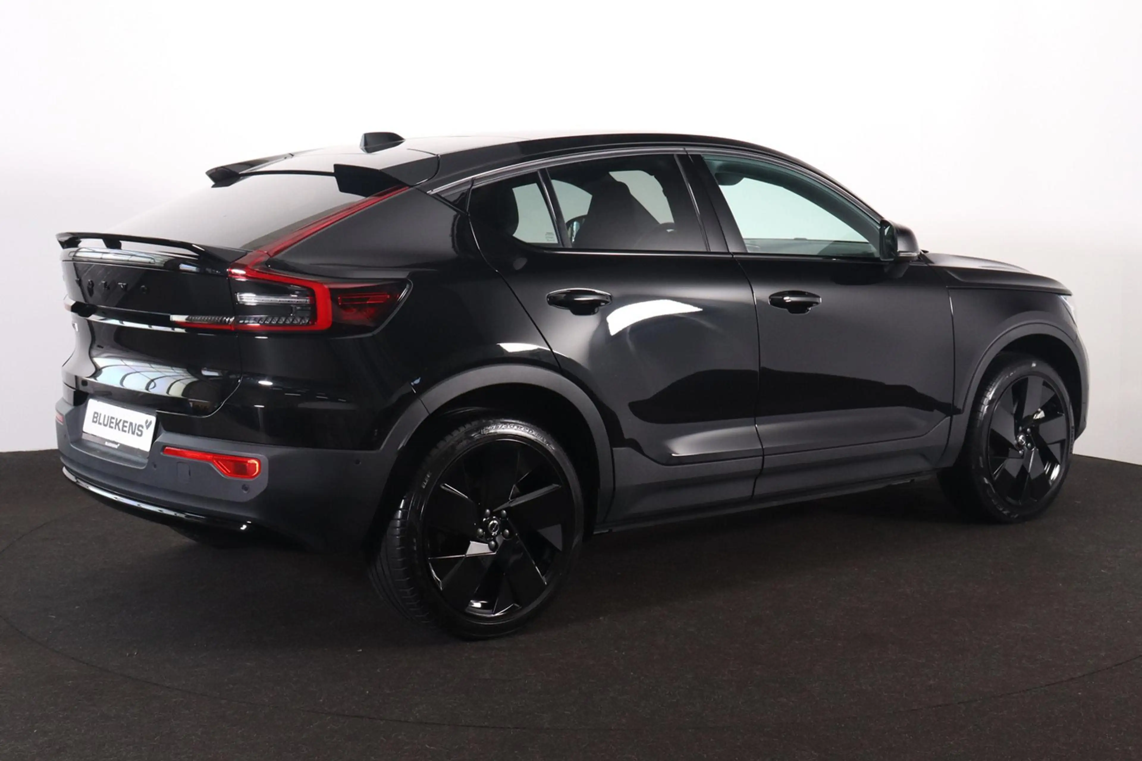 Volvo EC40 Performance Ultra Black Edition 82 kWh - IntelliSa — photo 5