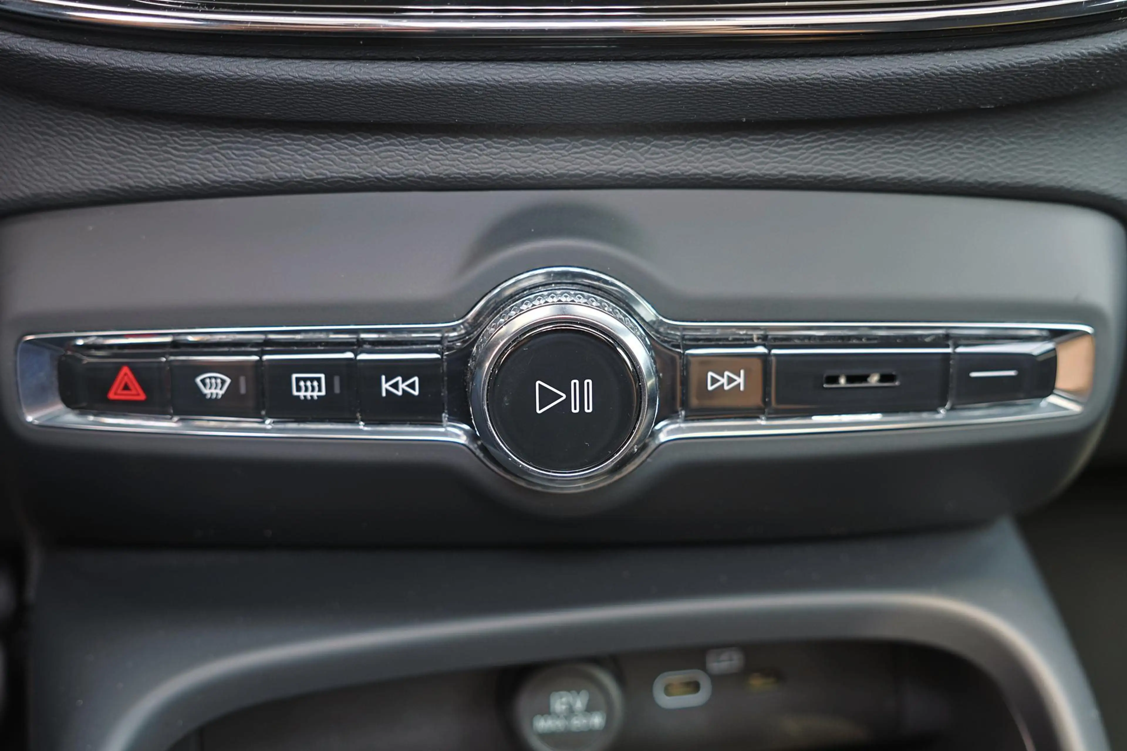 Volvo EC40 Performance Ultra Black Edition 82 kWh - IntelliSa — photo 9