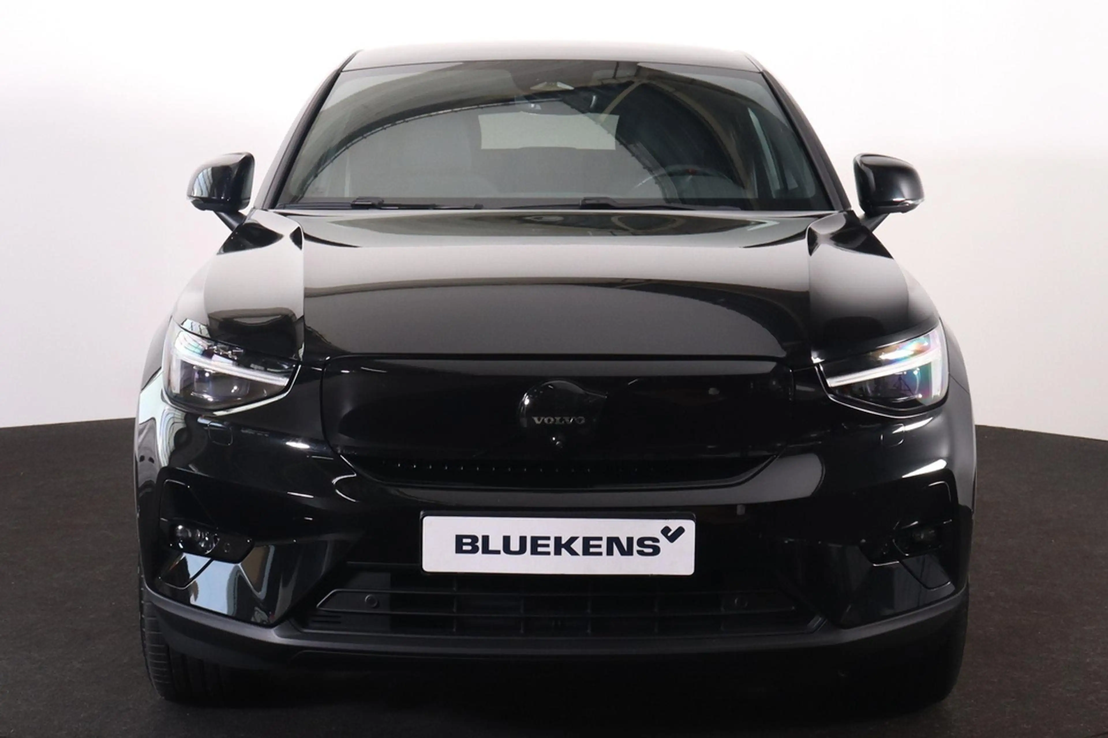 Volvo EC40 Performance Ultra Black Edition 82 kWh - IntelliSa — photo 2