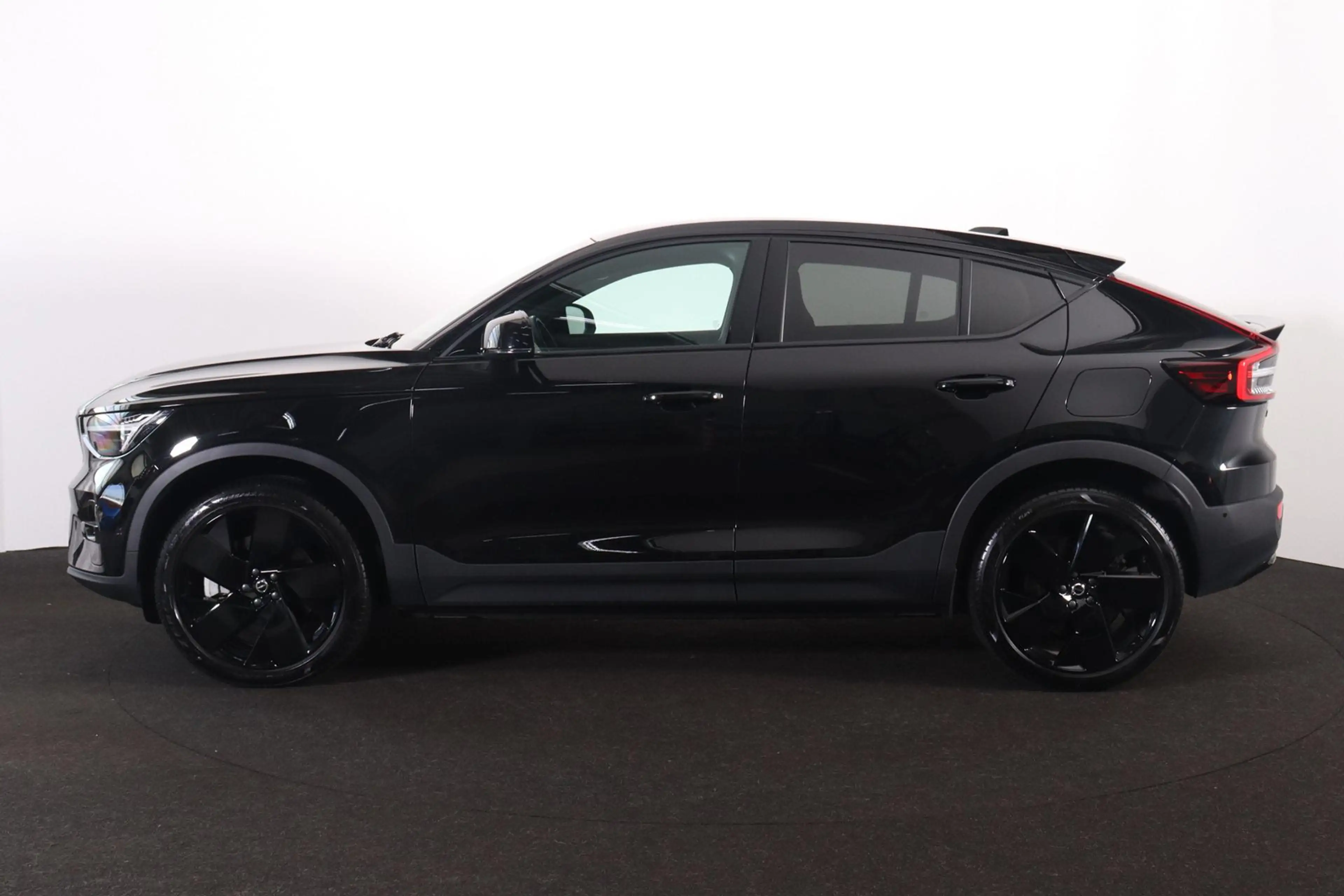 Volvo EC40 Performance Ultra Black Edition 82 kWh - IntelliSa — photo 3