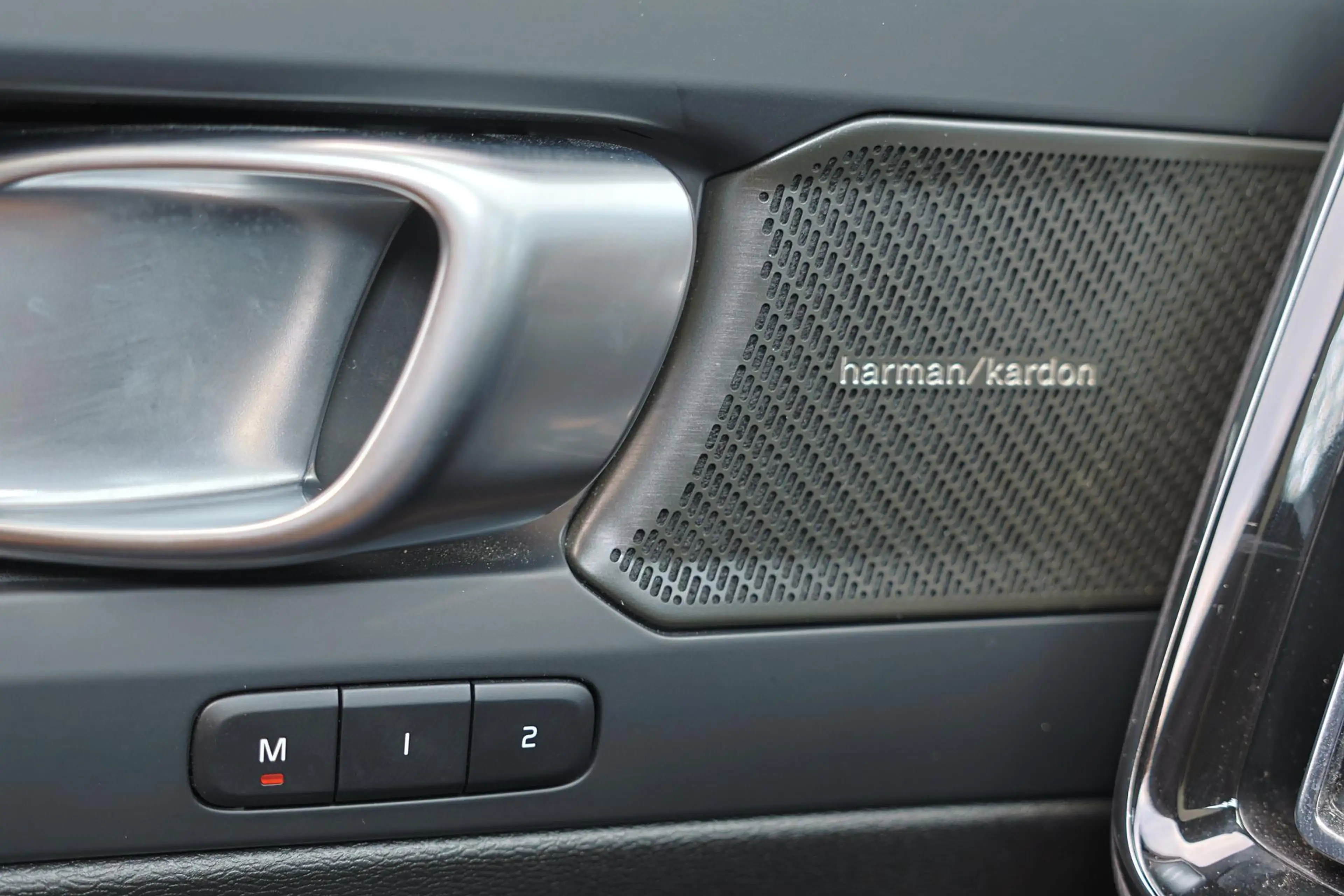 Volvo EC40 Performance Ultra Black Edition 82 kWh - IntelliSa — photo 11