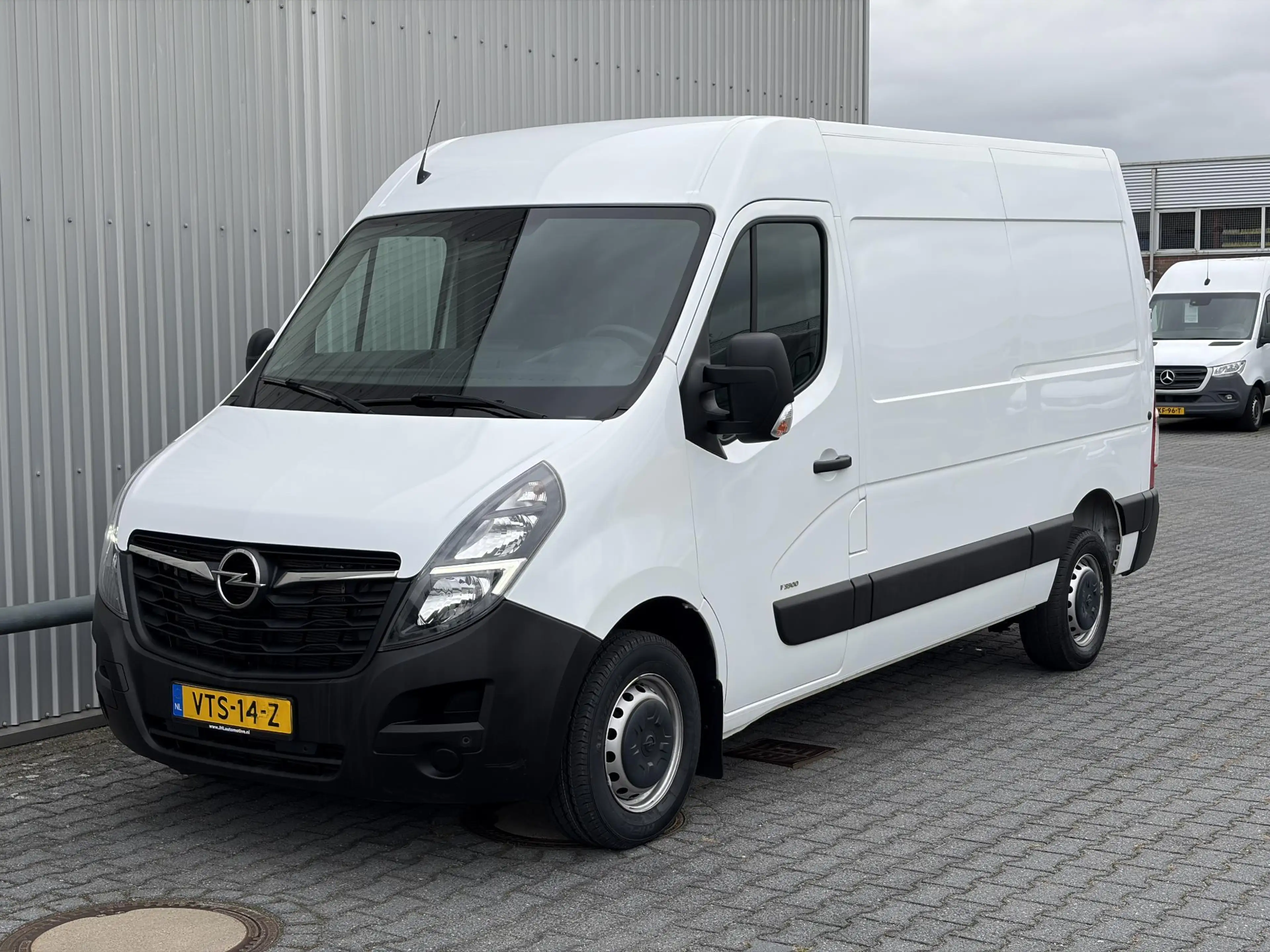 Opel Movano 2.3 Turbo L2H2*A/C*CAM*PDC*3-PERS* — photo 27