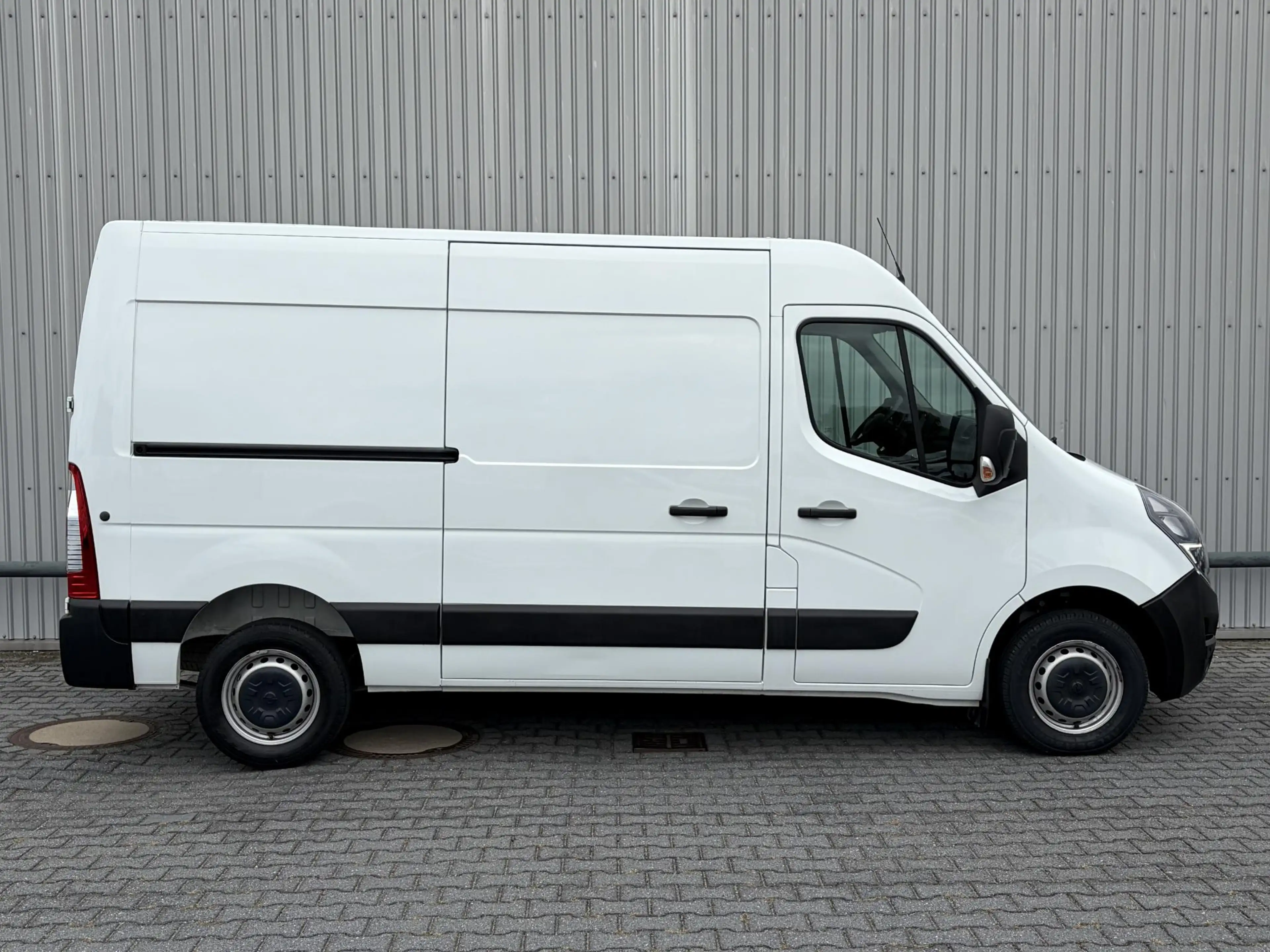 Opel Movano 2.3 Turbo L2H2*A/C*CAM*PDC*3-PERS* — photo 11