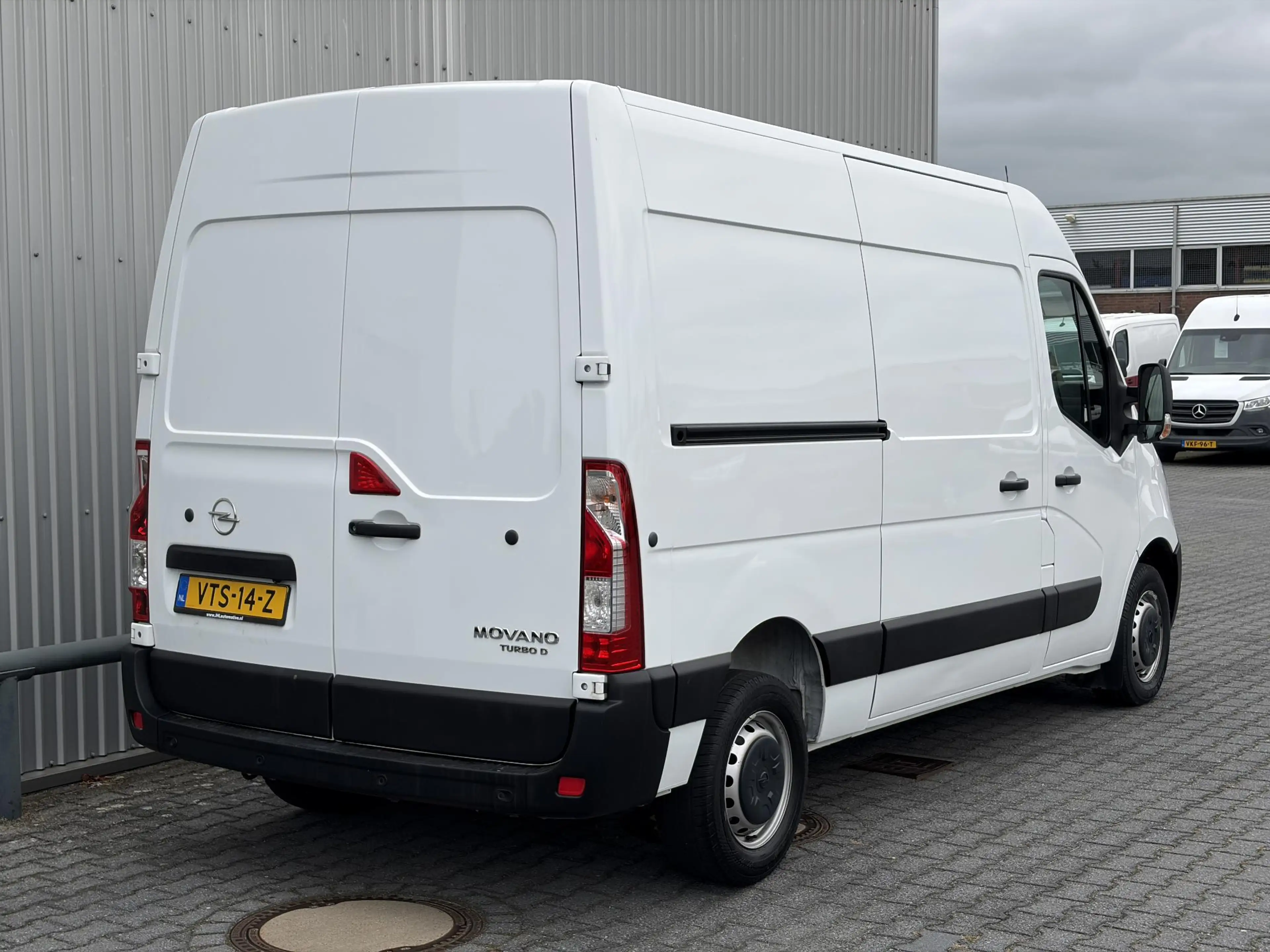 Opel Movano 2.3 Turbo L2H2*A/C*CAM*PDC*3-PERS* — photo 26