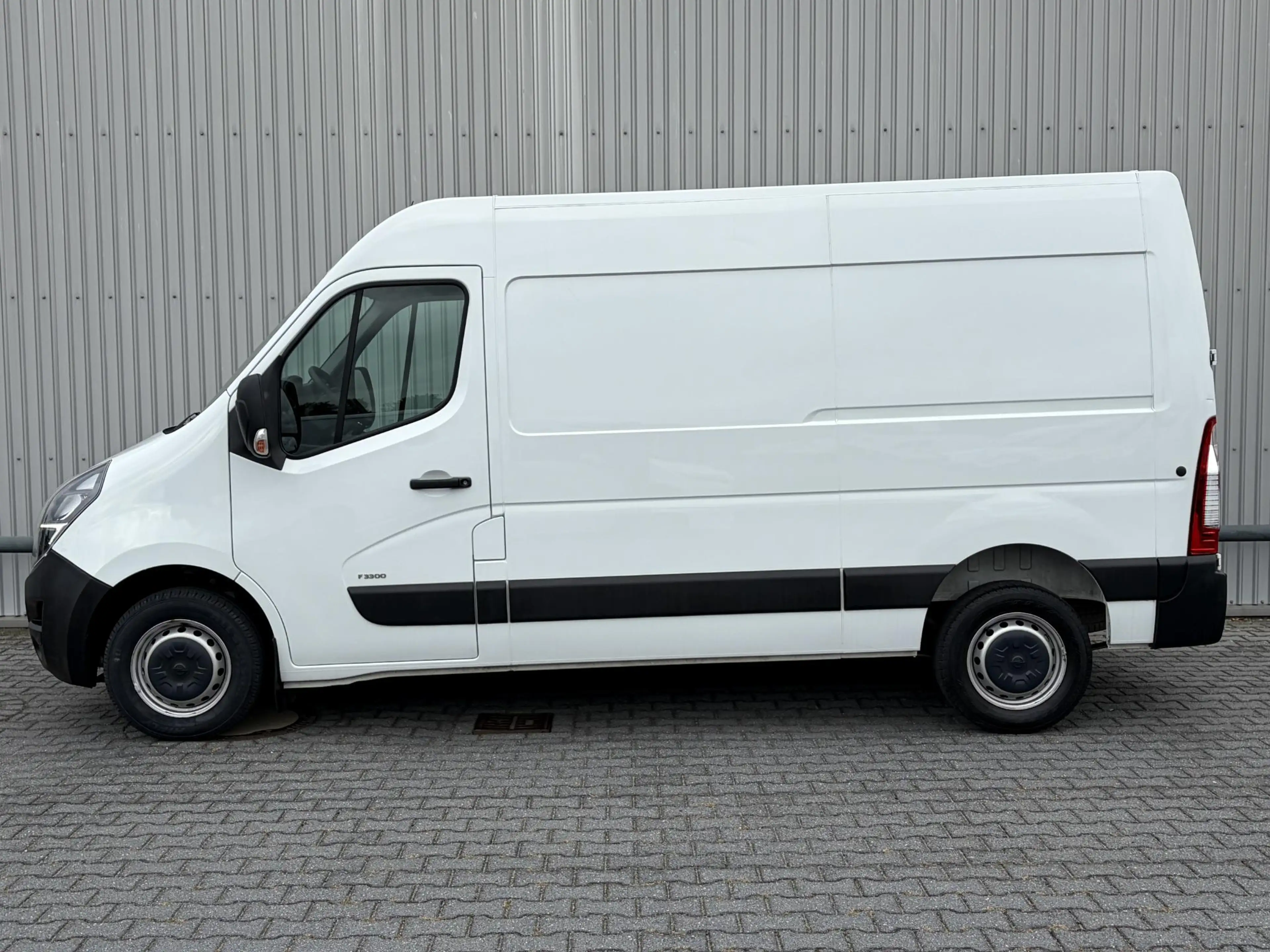 Opel Movano 2.3 Turbo L2H2*A/C*CAM*PDC*3-PERS* — photo 9