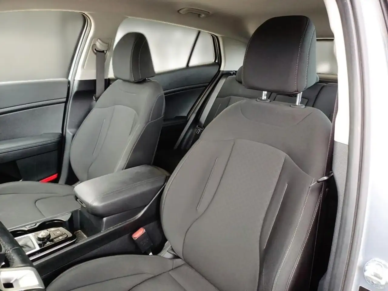 Kia Sportage 1.6 CRDI MHEV BUSINESS 2WD DCT SUV, миниатюра 9