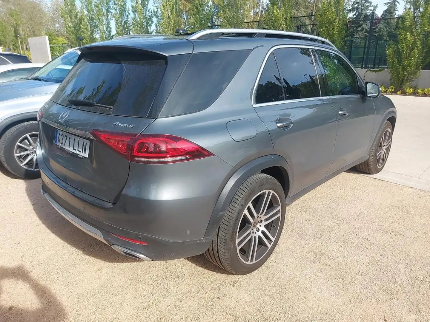 Mercedes-Benz GLE 300 300d 4Matic Aut. Gris - 2