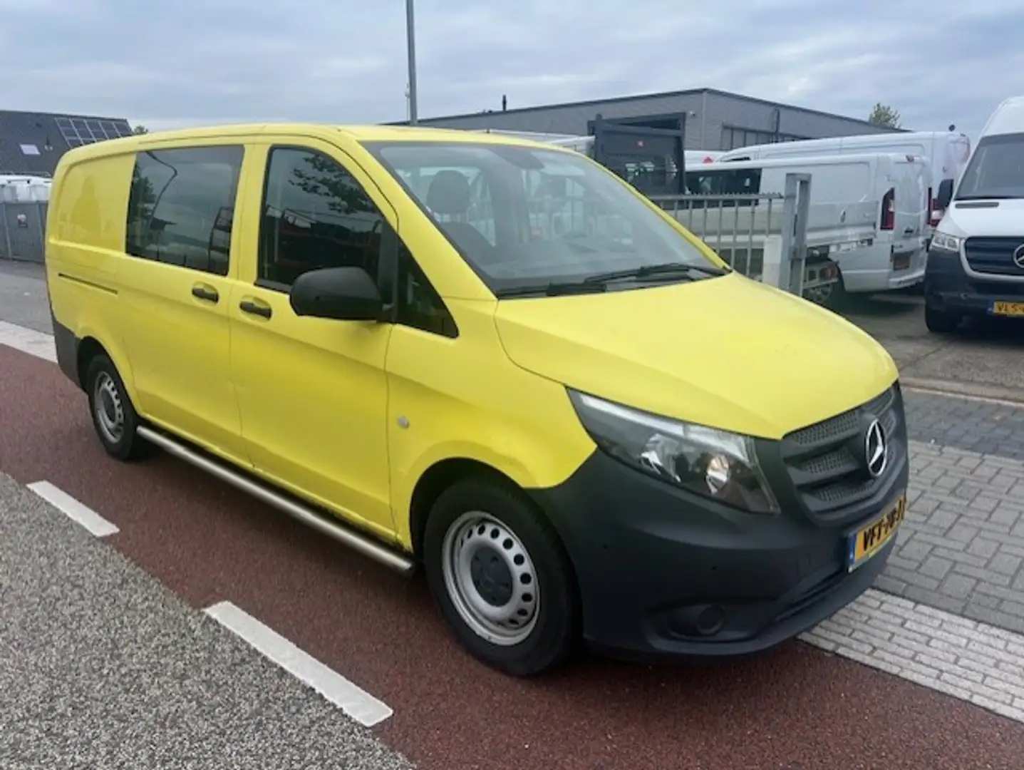 Mercedes-Benz Vito 114 2.2 CDI Lang DC 5P AUTOM. AIRCO KLIMA NAVI CAM Geel - 1