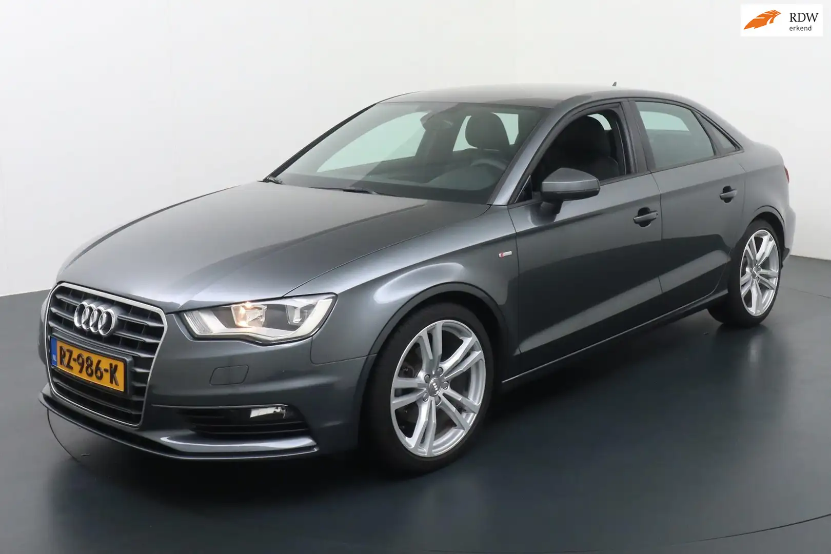 Audi A3 Limousine 3x s-line trekhaak|airco Grau - 1